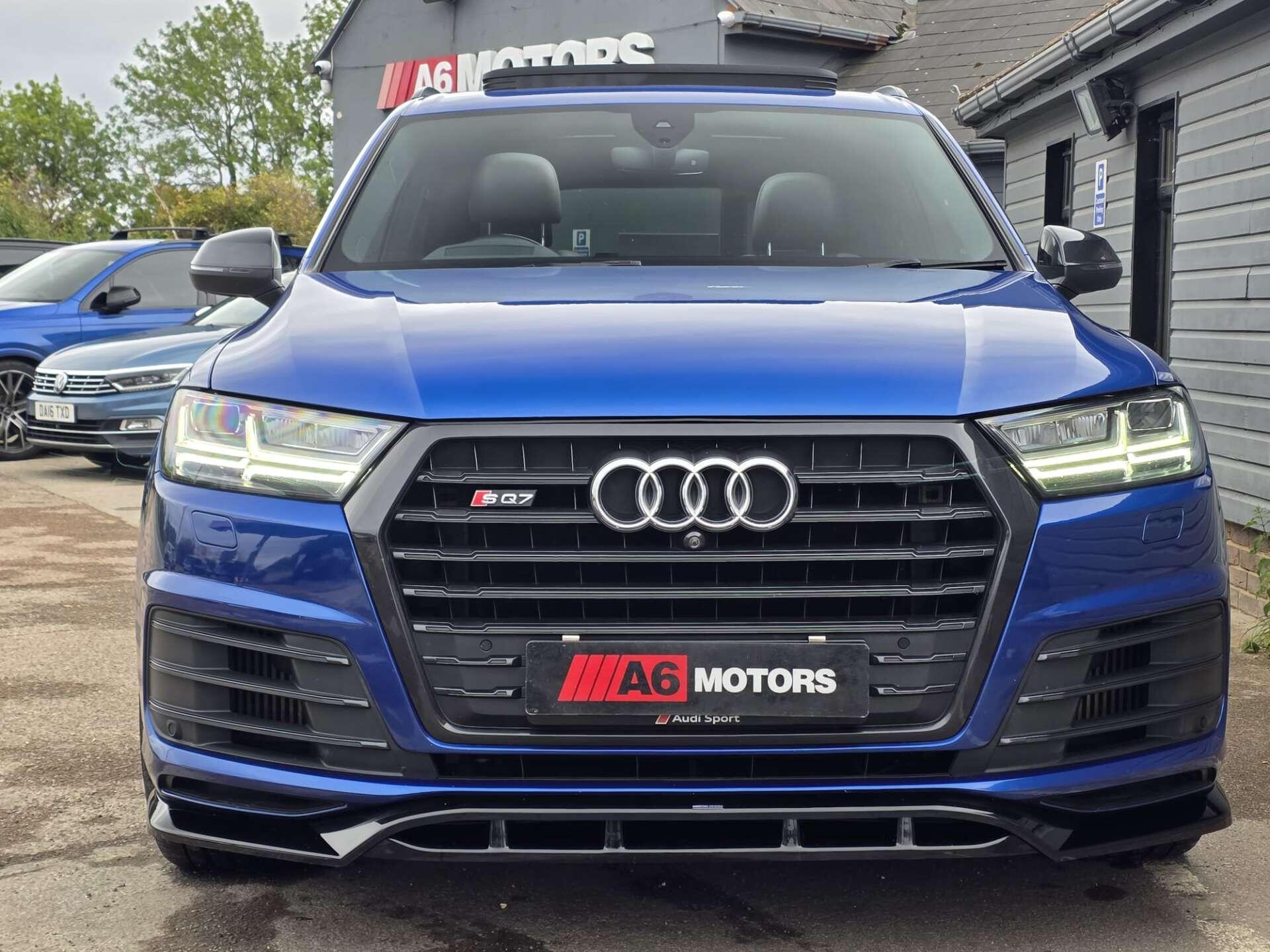 Audi SQ7 view 7