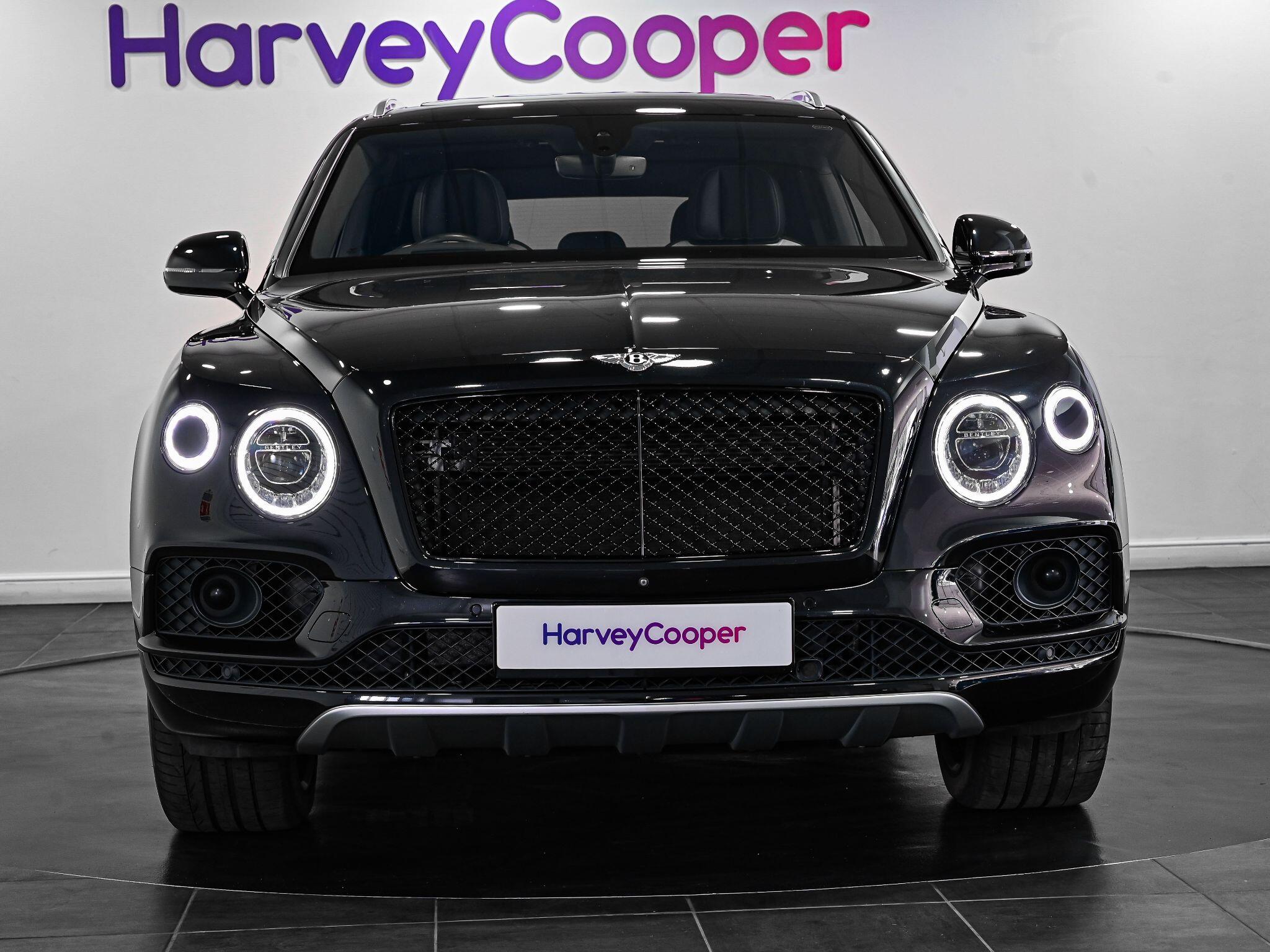 Bentley Bentayga view 28