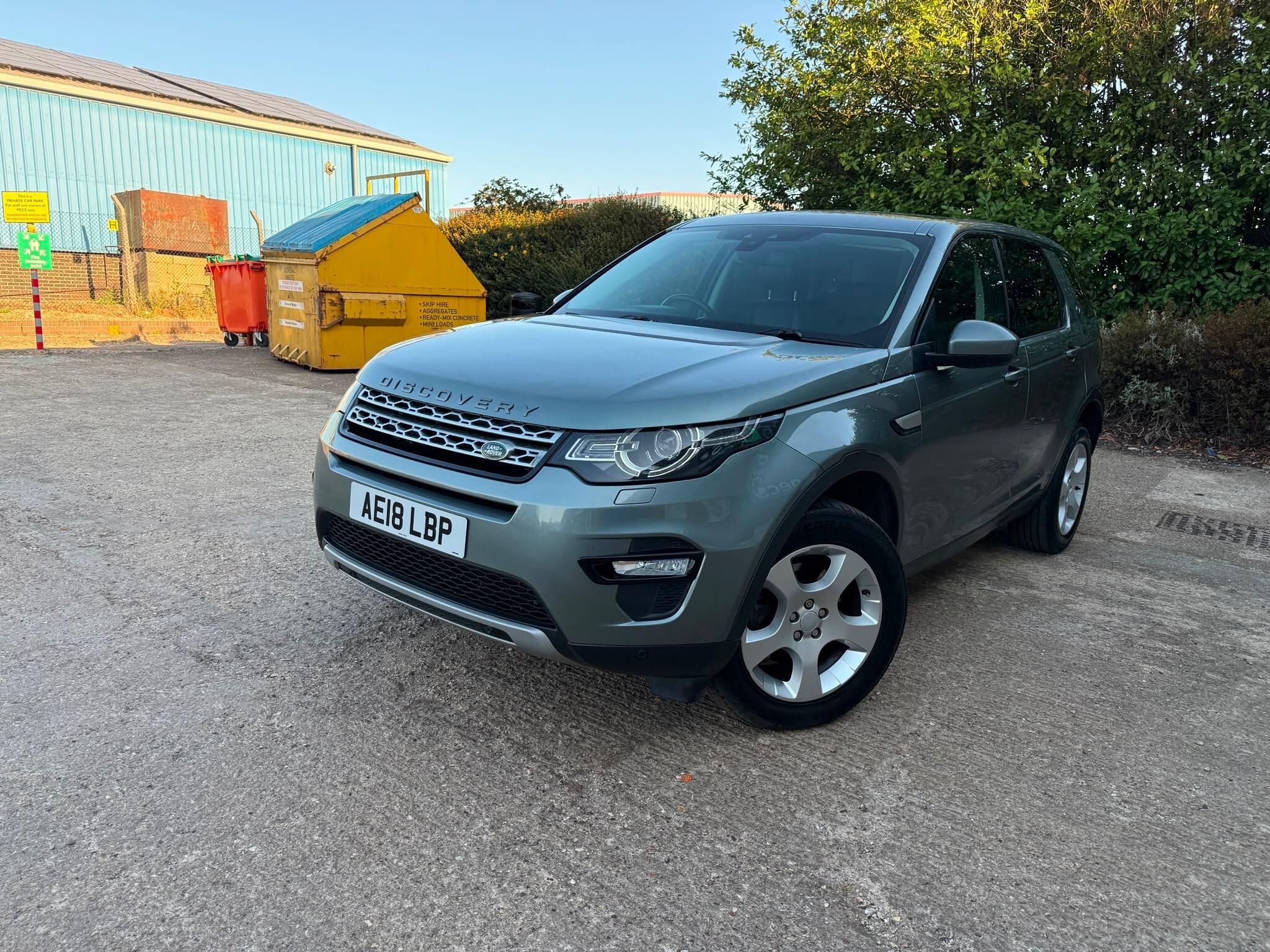 Land Rover Discovery Sport view 2