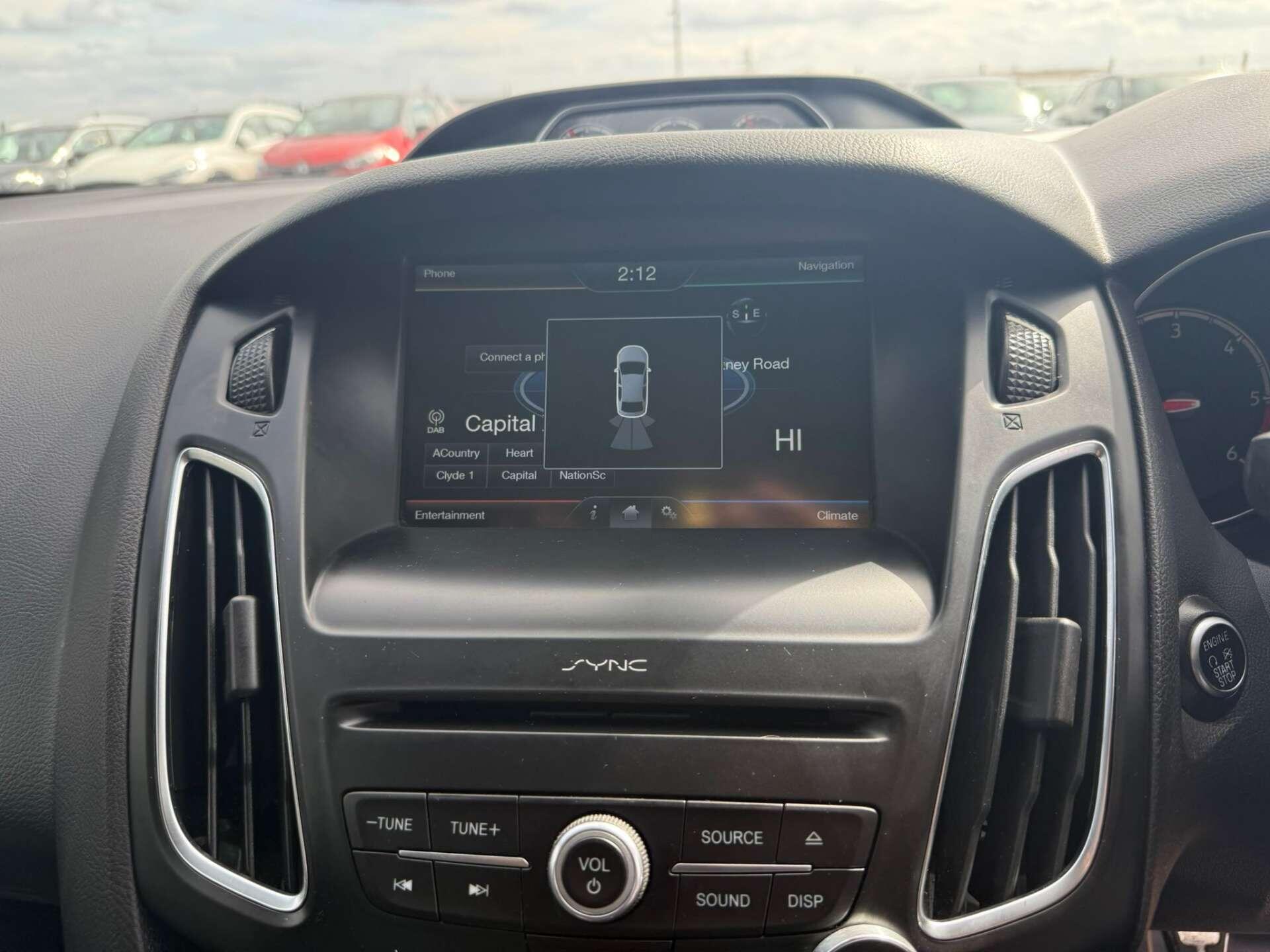Ford Focus view 35