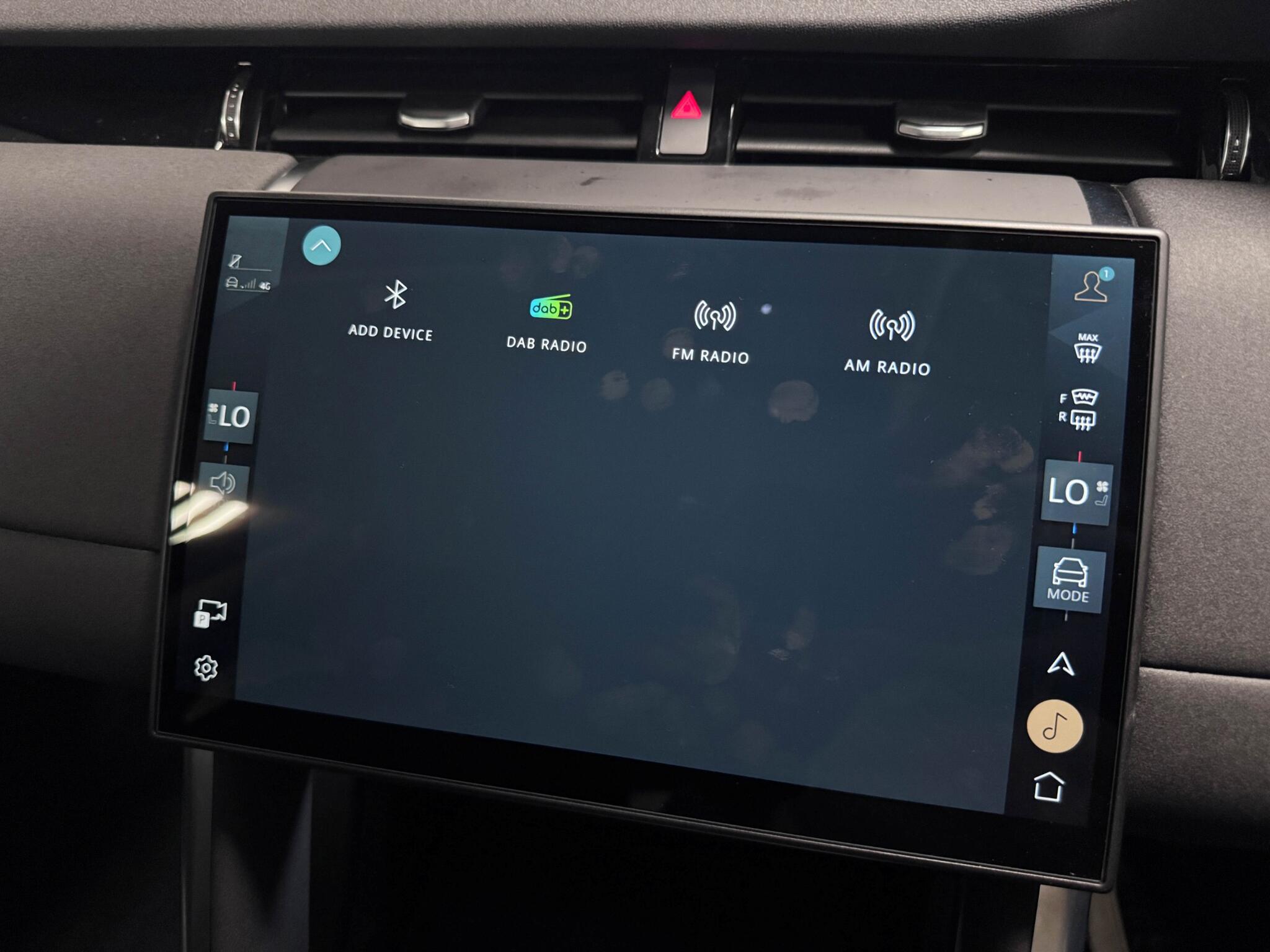 Land Rover Discovery Sport view 45