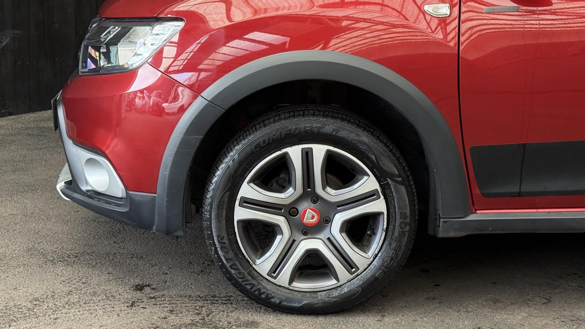 Dacia Sandero view 8