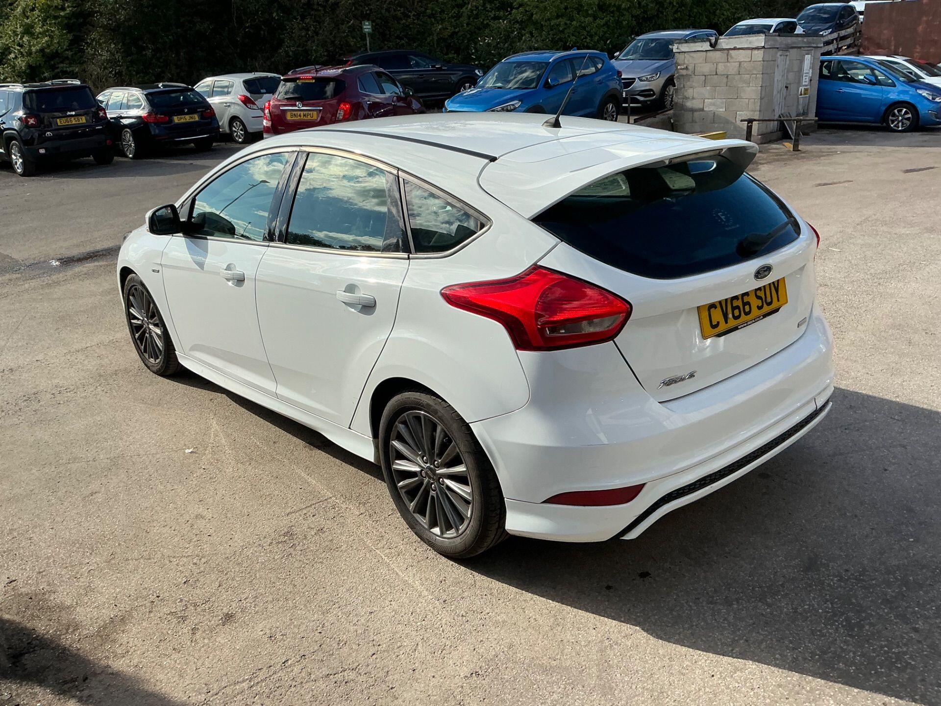 Ford Focus view 2