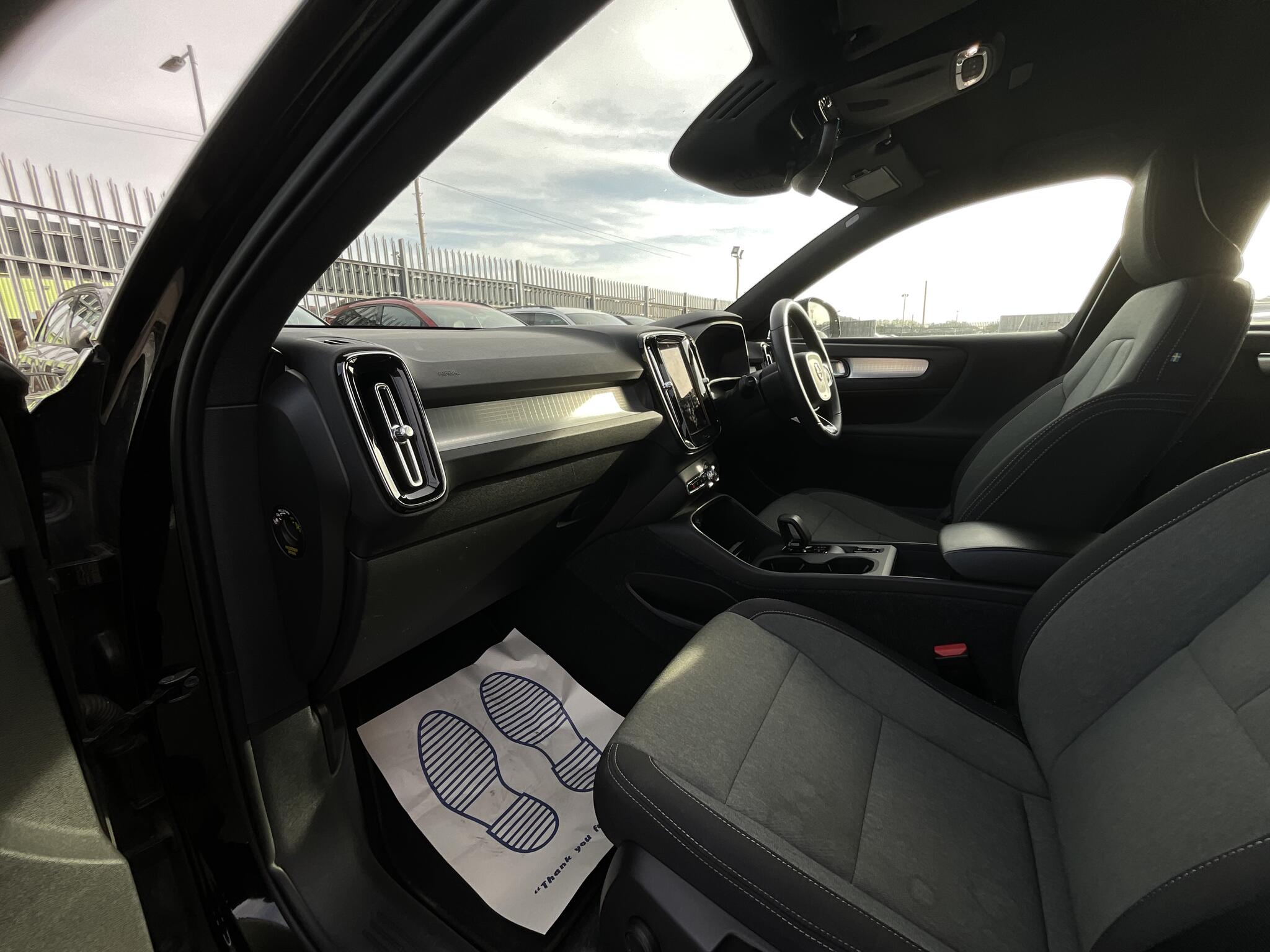 Volvo XC40 view 14