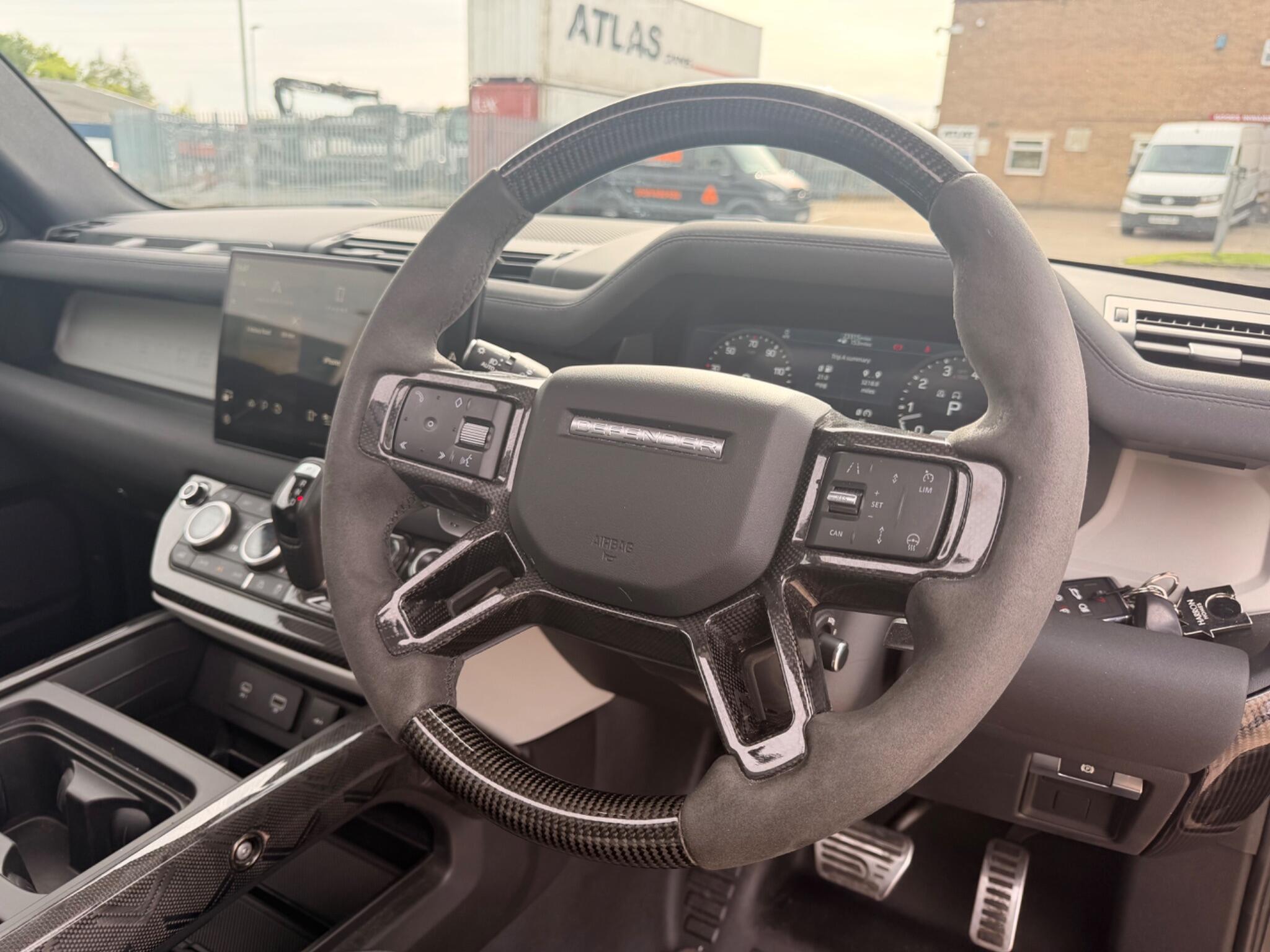 Land Rover Defender view 31