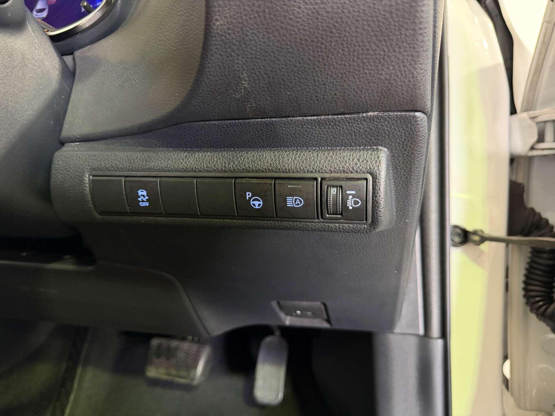Toyota Corolla view 18
