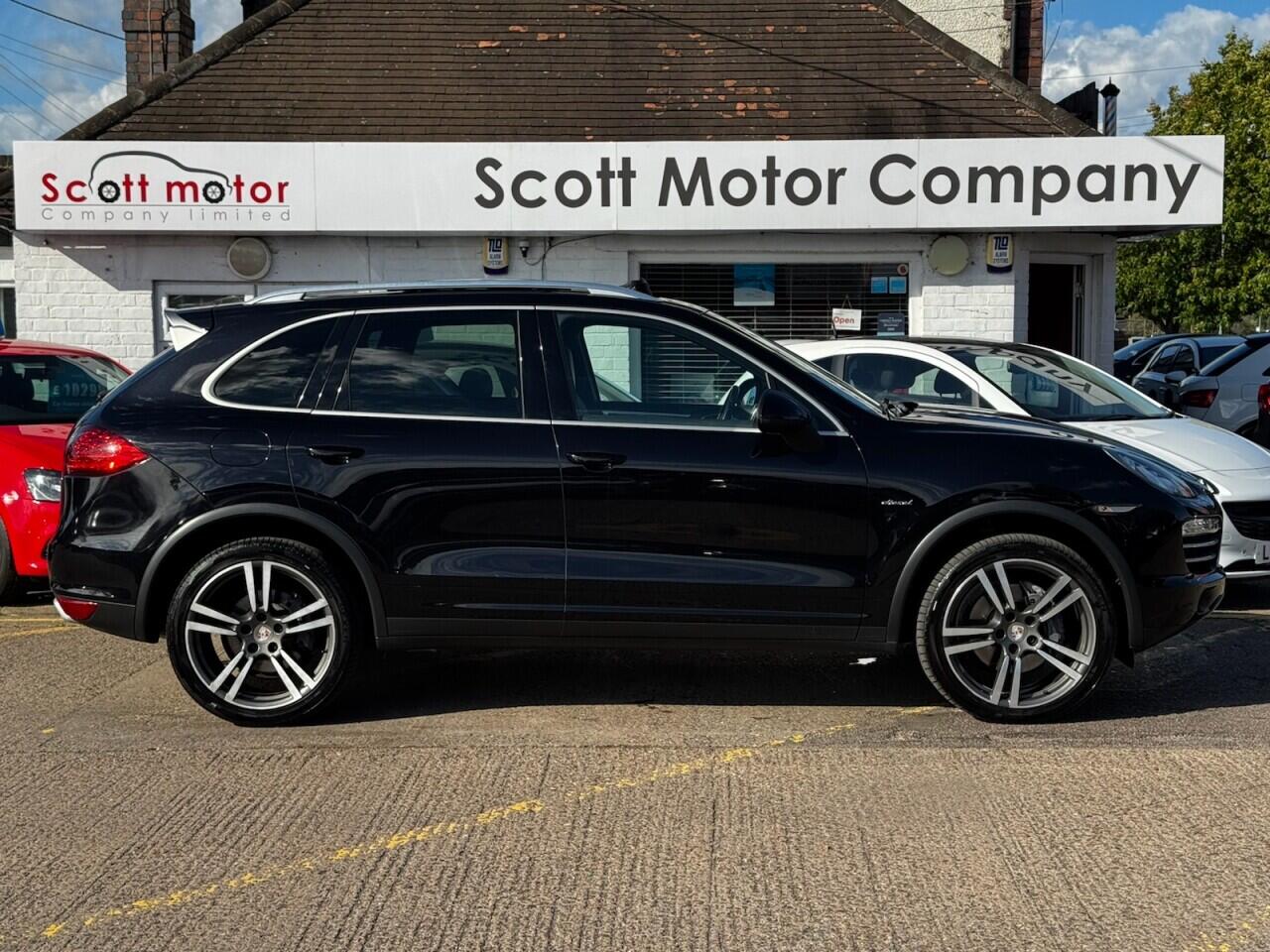 Porsche Cayenne view 10