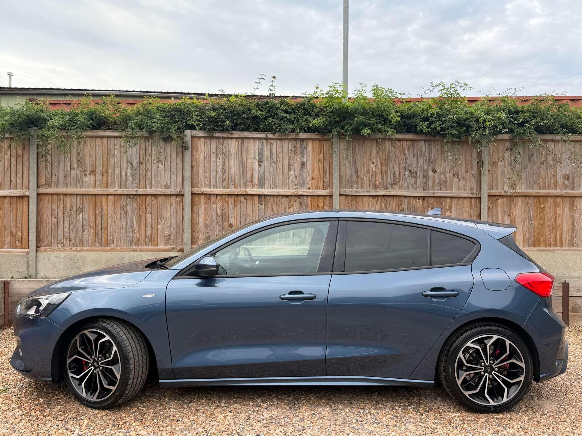 Ford Focus view 6