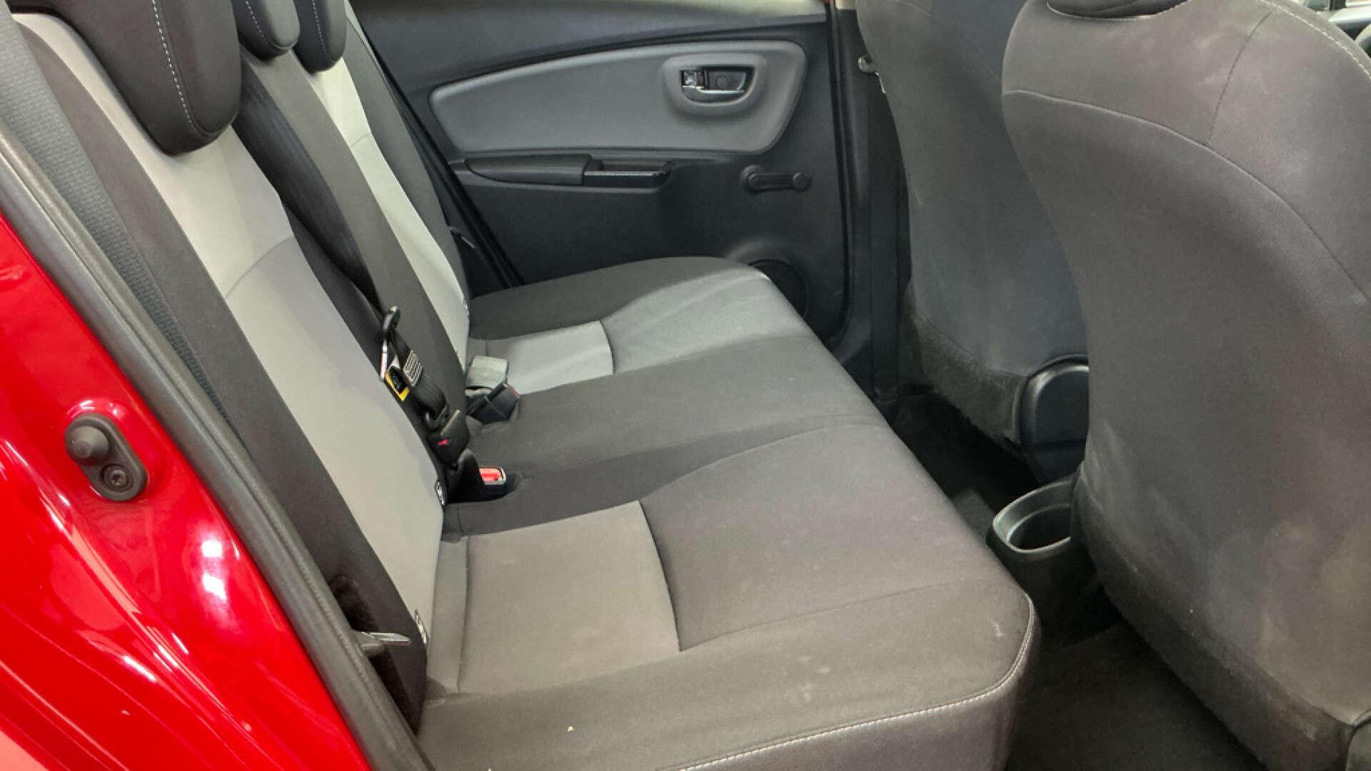 Toyota Yaris view 10