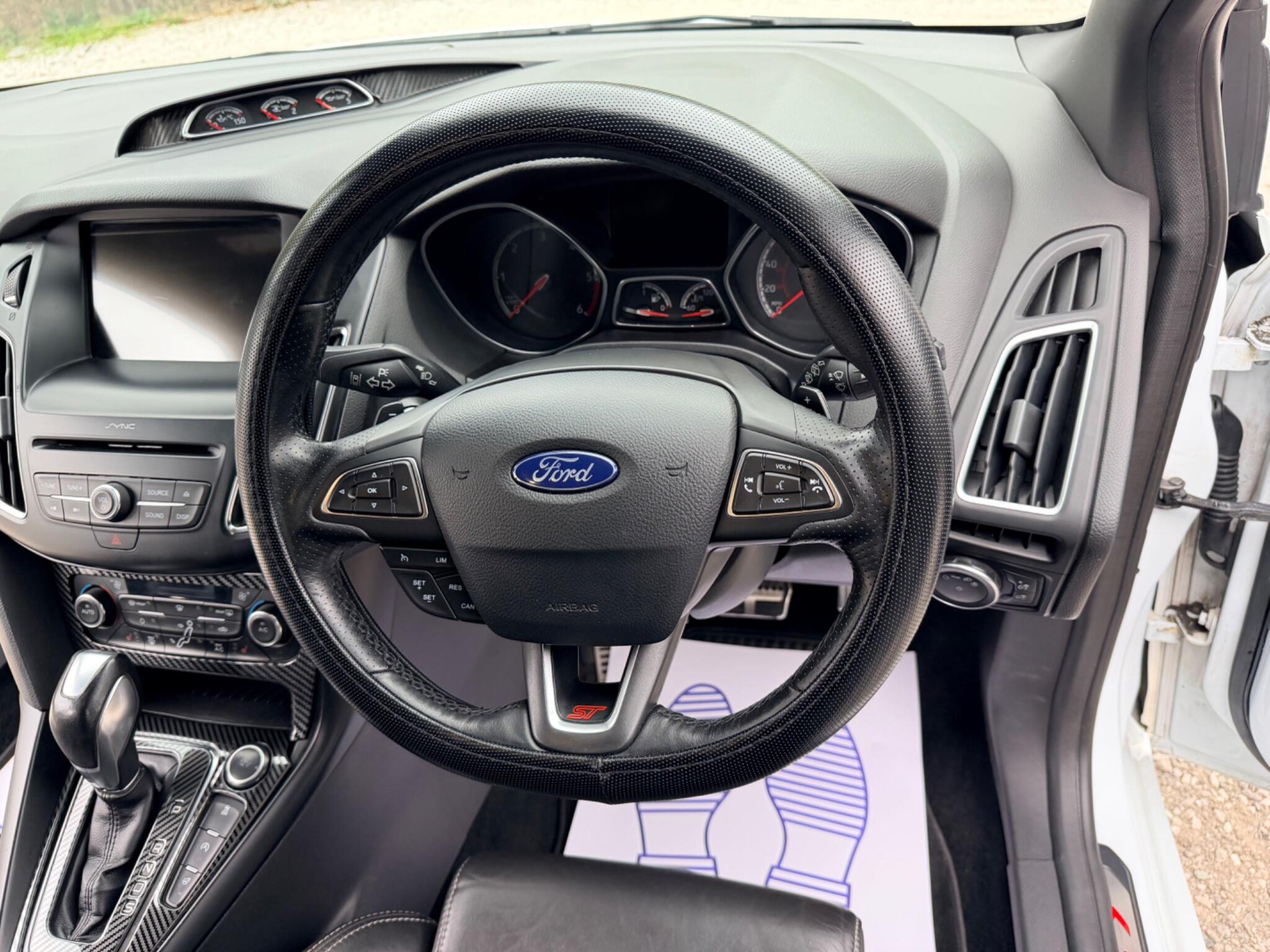 Ford Focus view 47