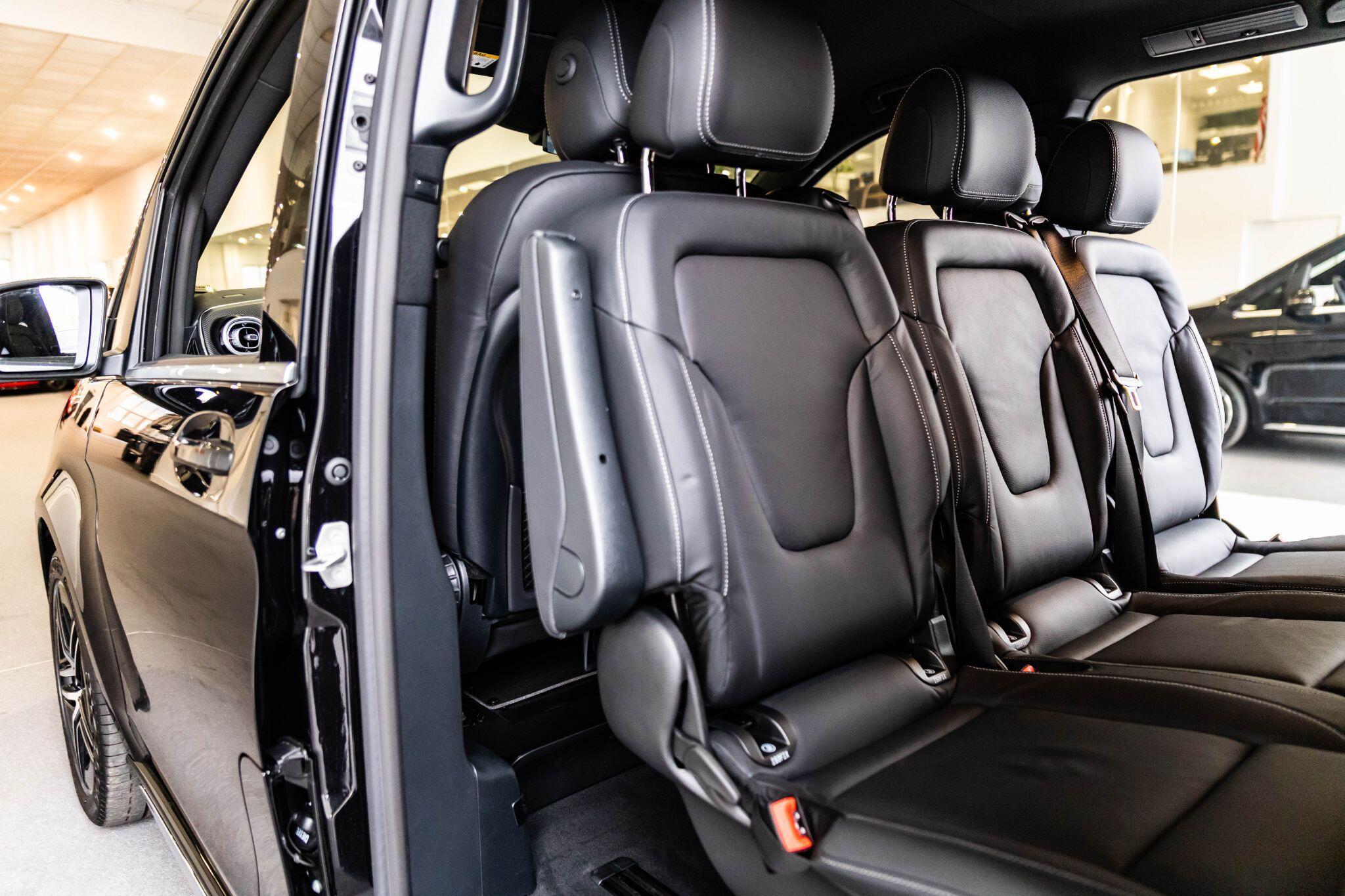 Mercedes-Benz V-Class view 15
