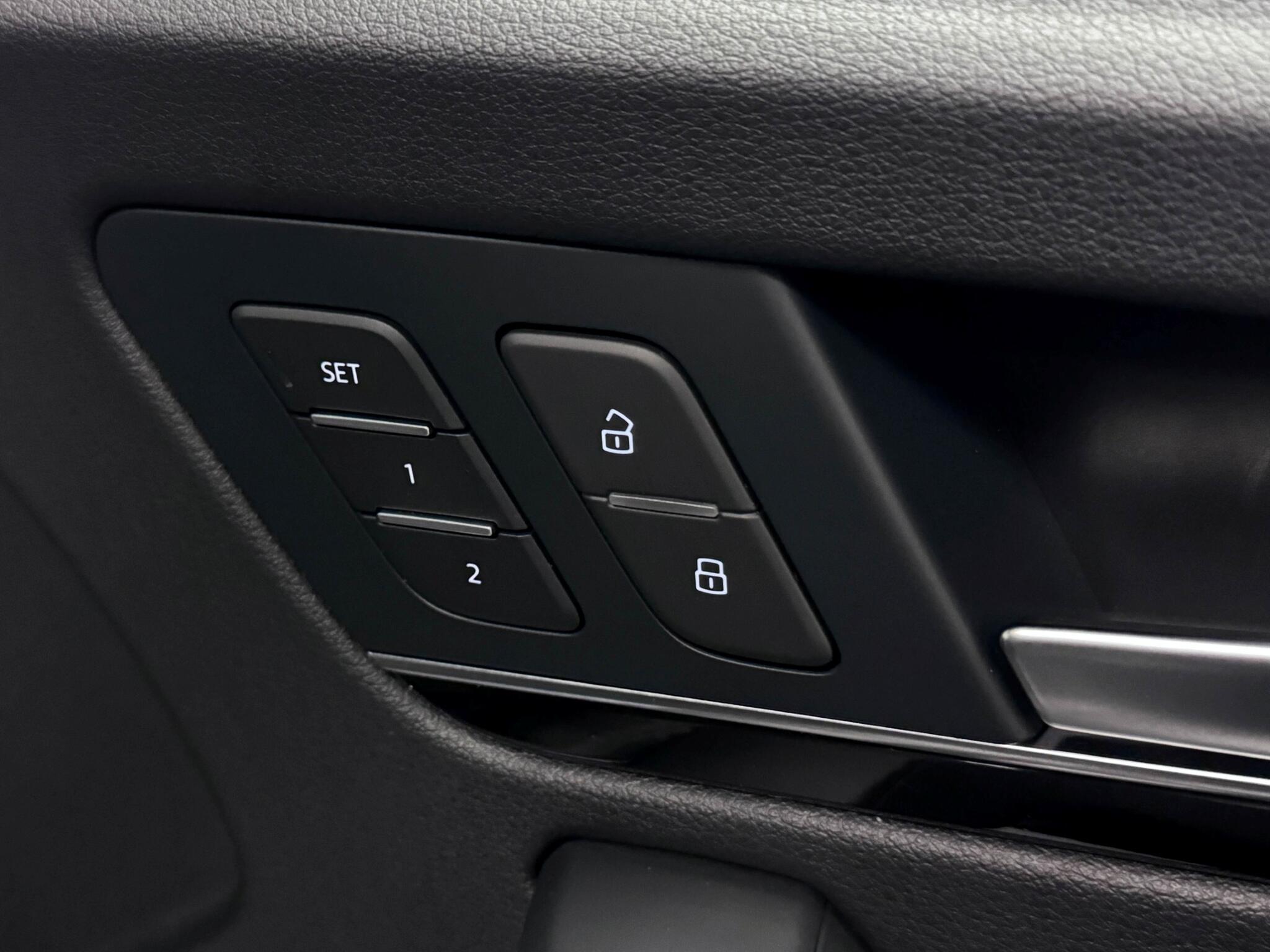 Audi Q5 view 18