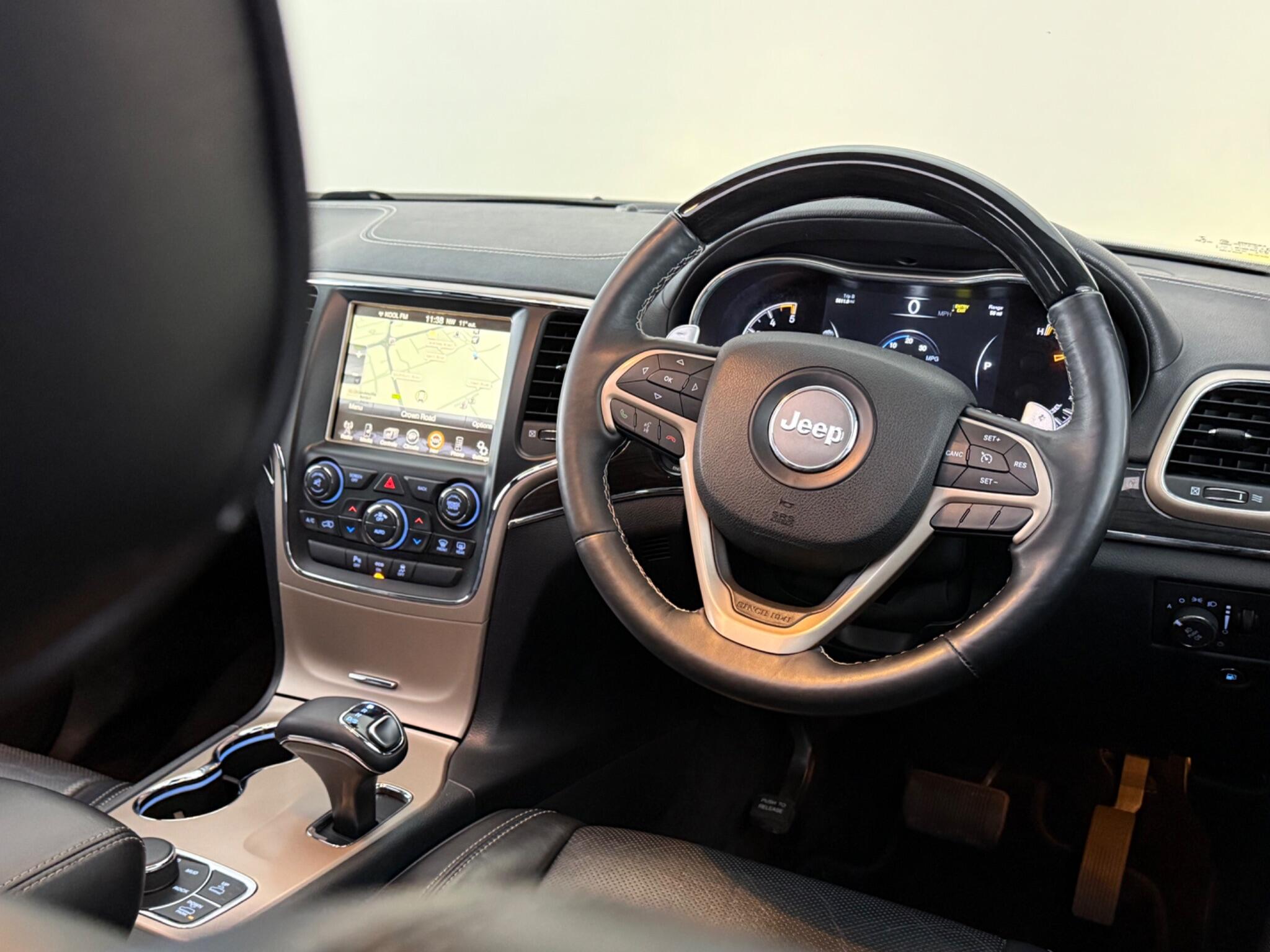 Jeep Grand Cherokee view 13