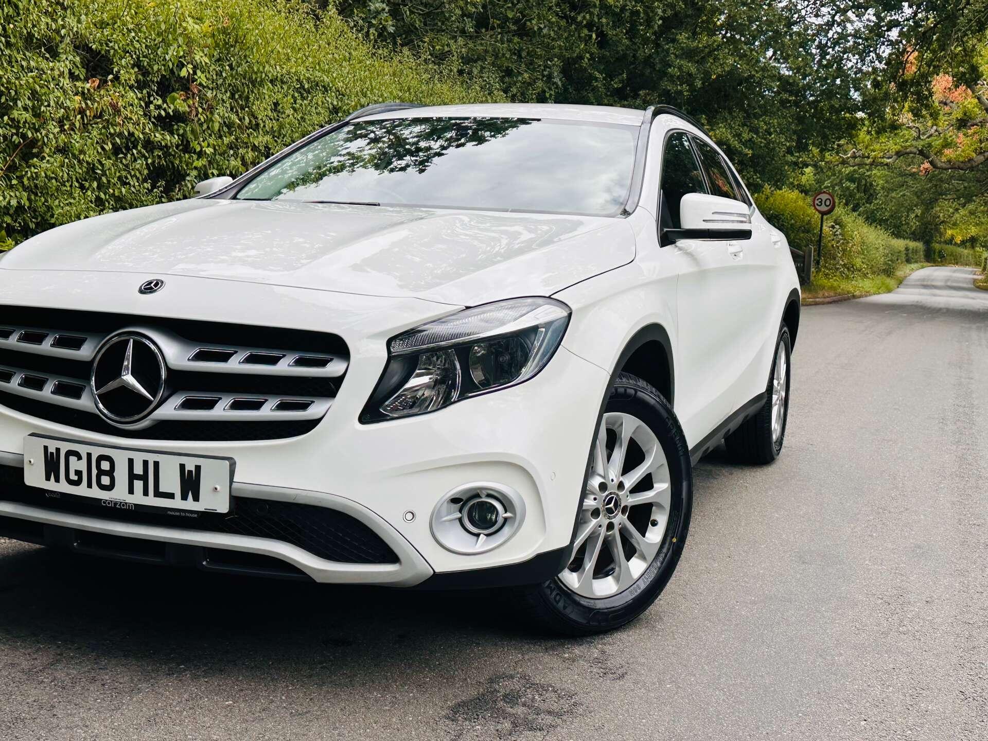 Mercedes-Benz Gla view 2
