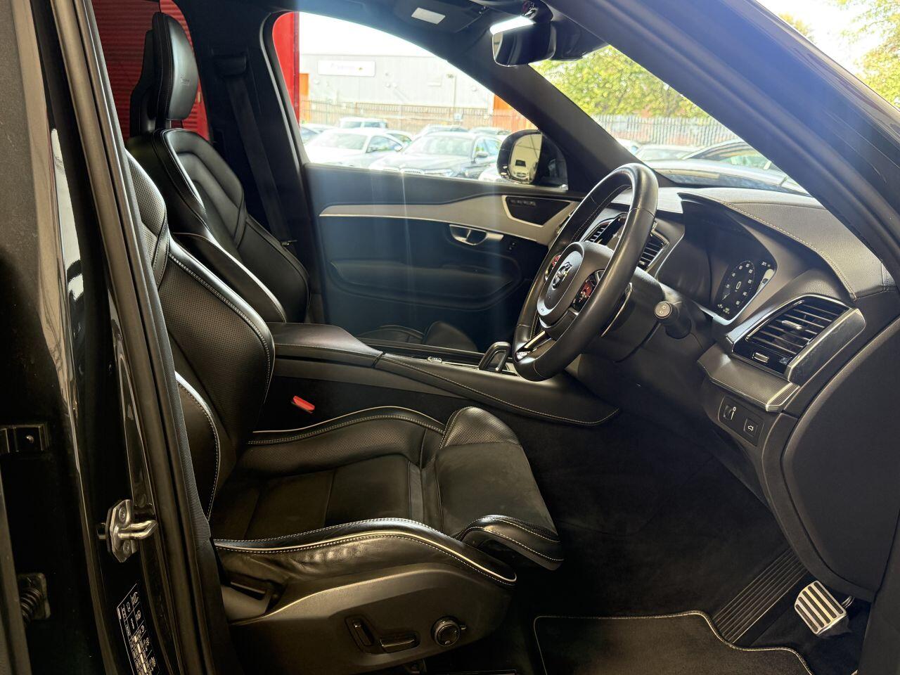 Volvo XC90 view 31