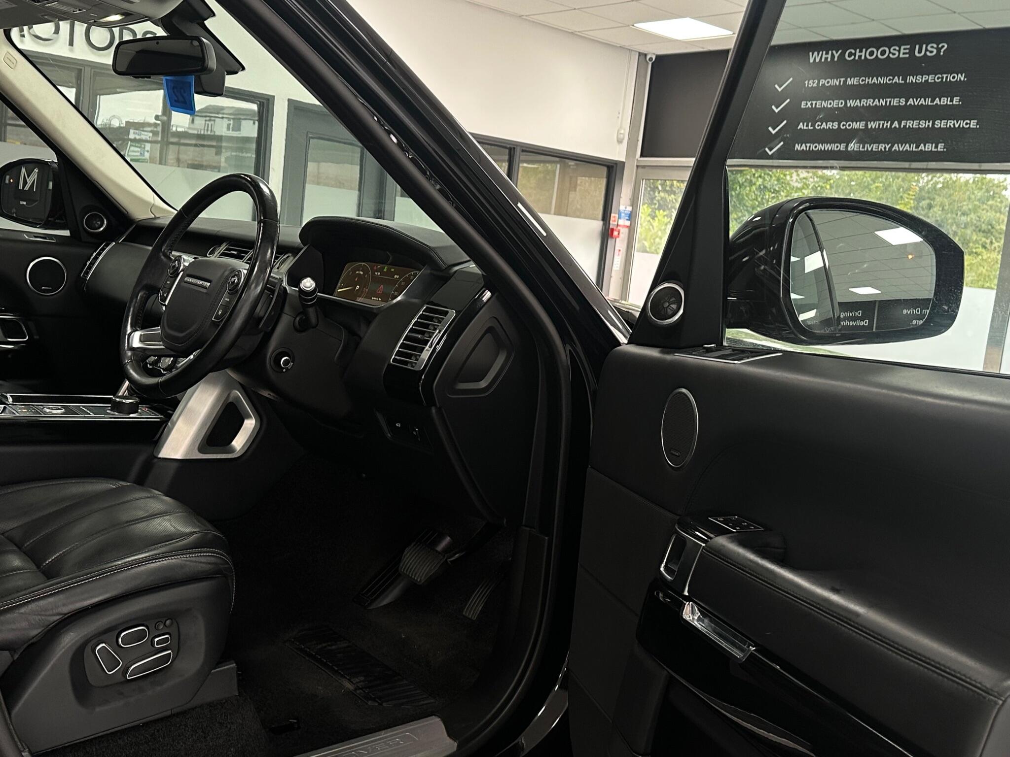 Land Rover Range Rover view 21