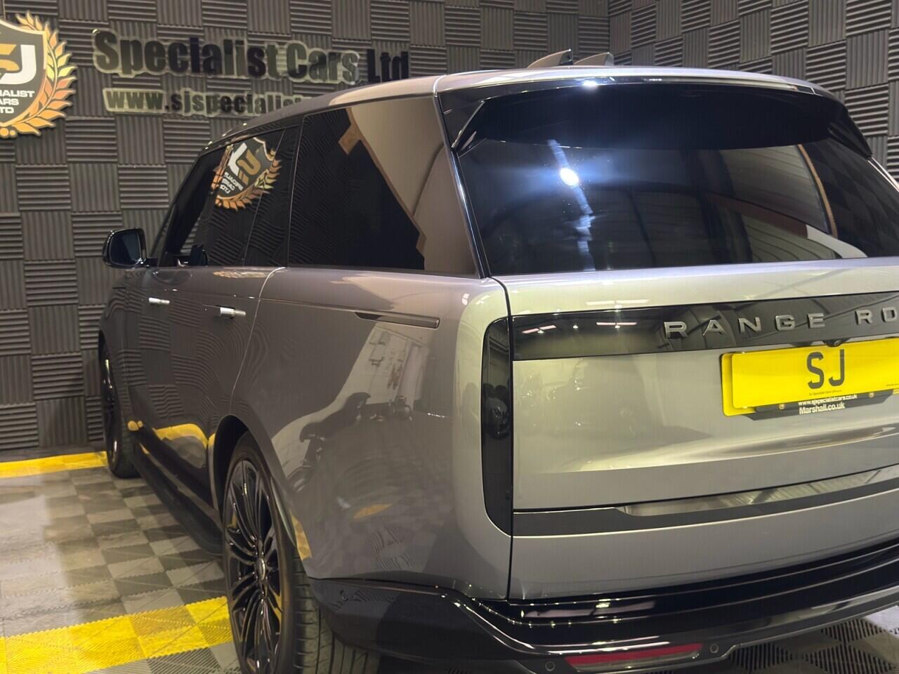 Land Rover Range Rover view 10