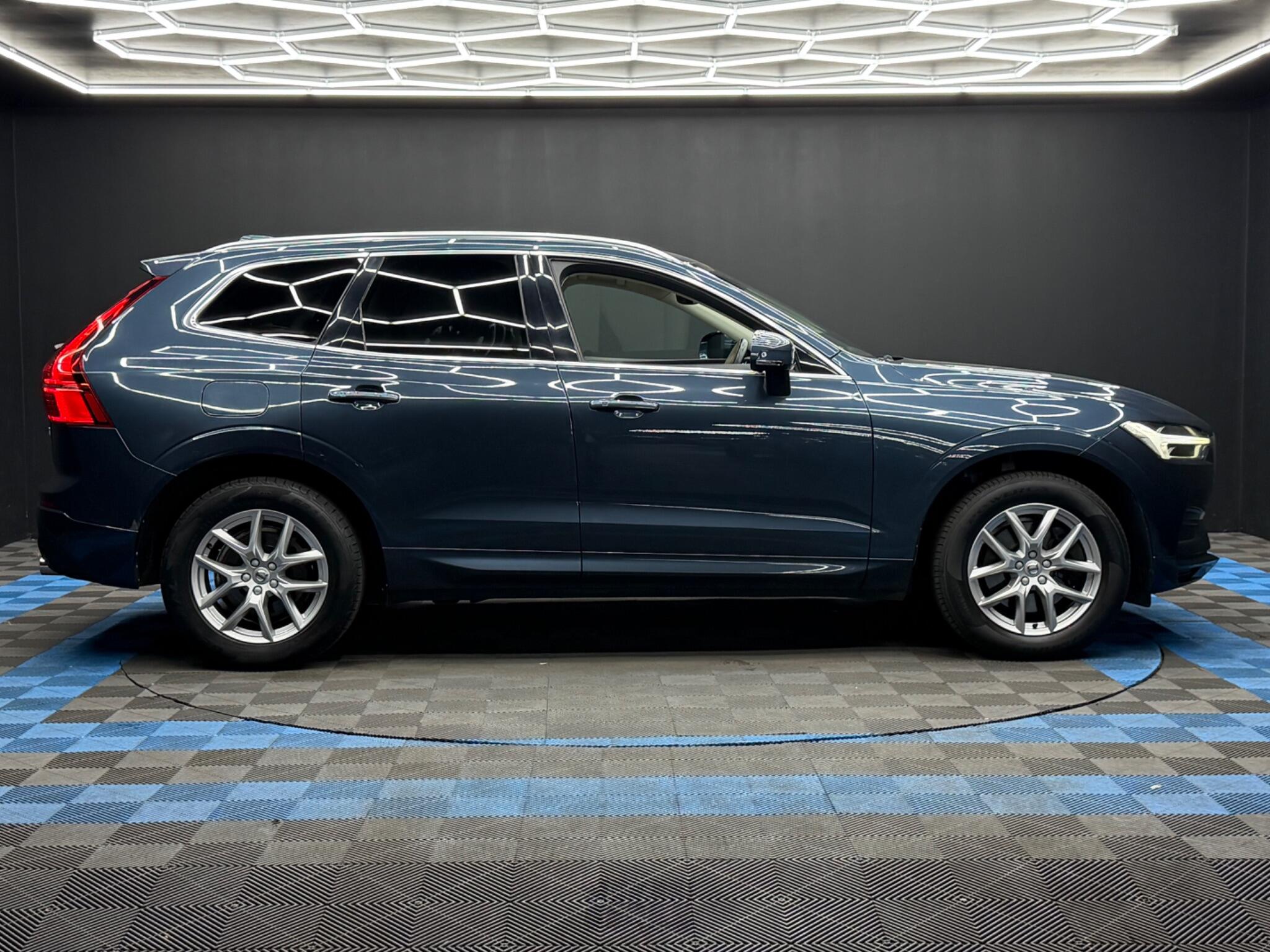 Volvo XC60 view 4