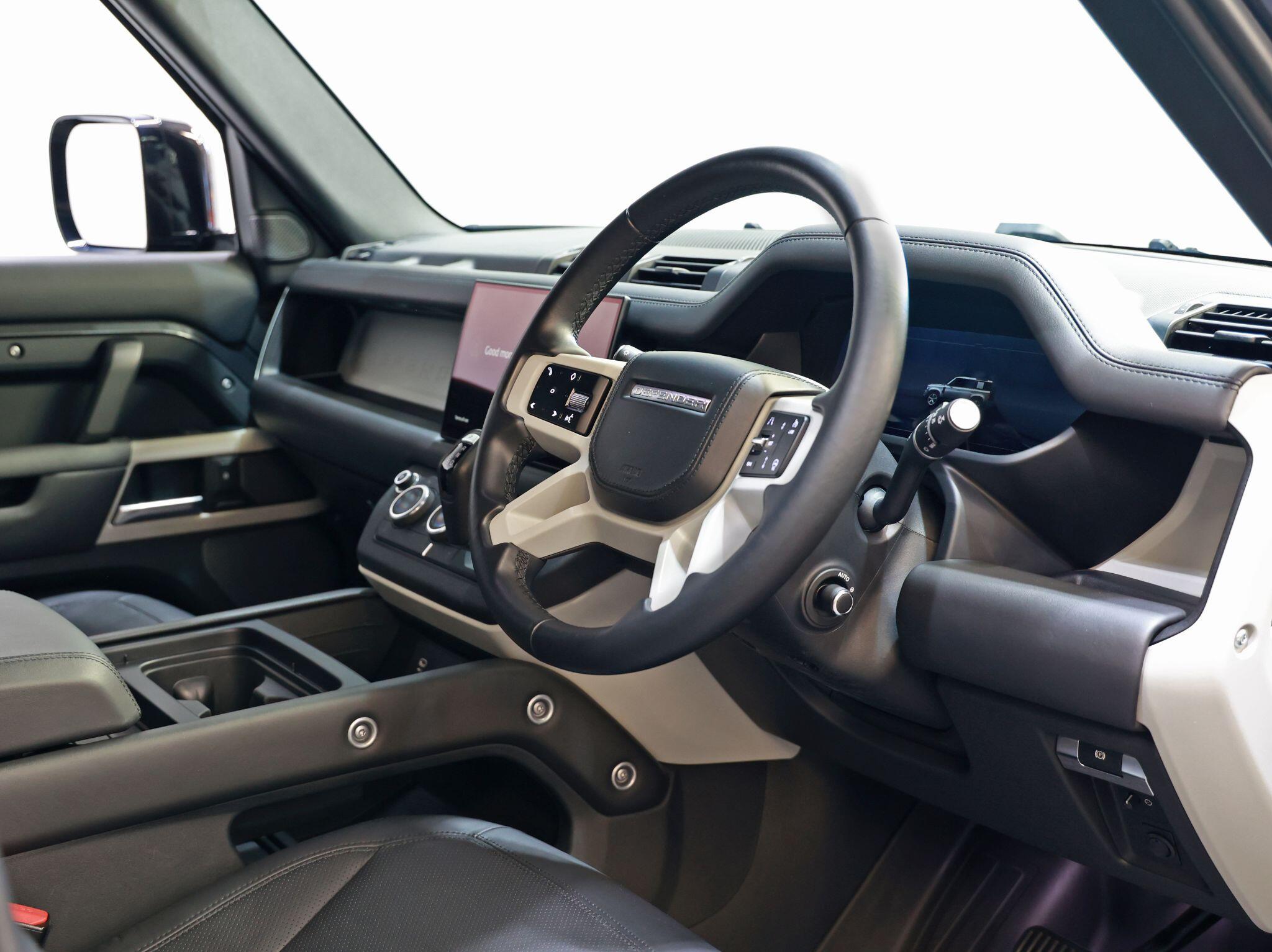 Land Rover Defender view 24
