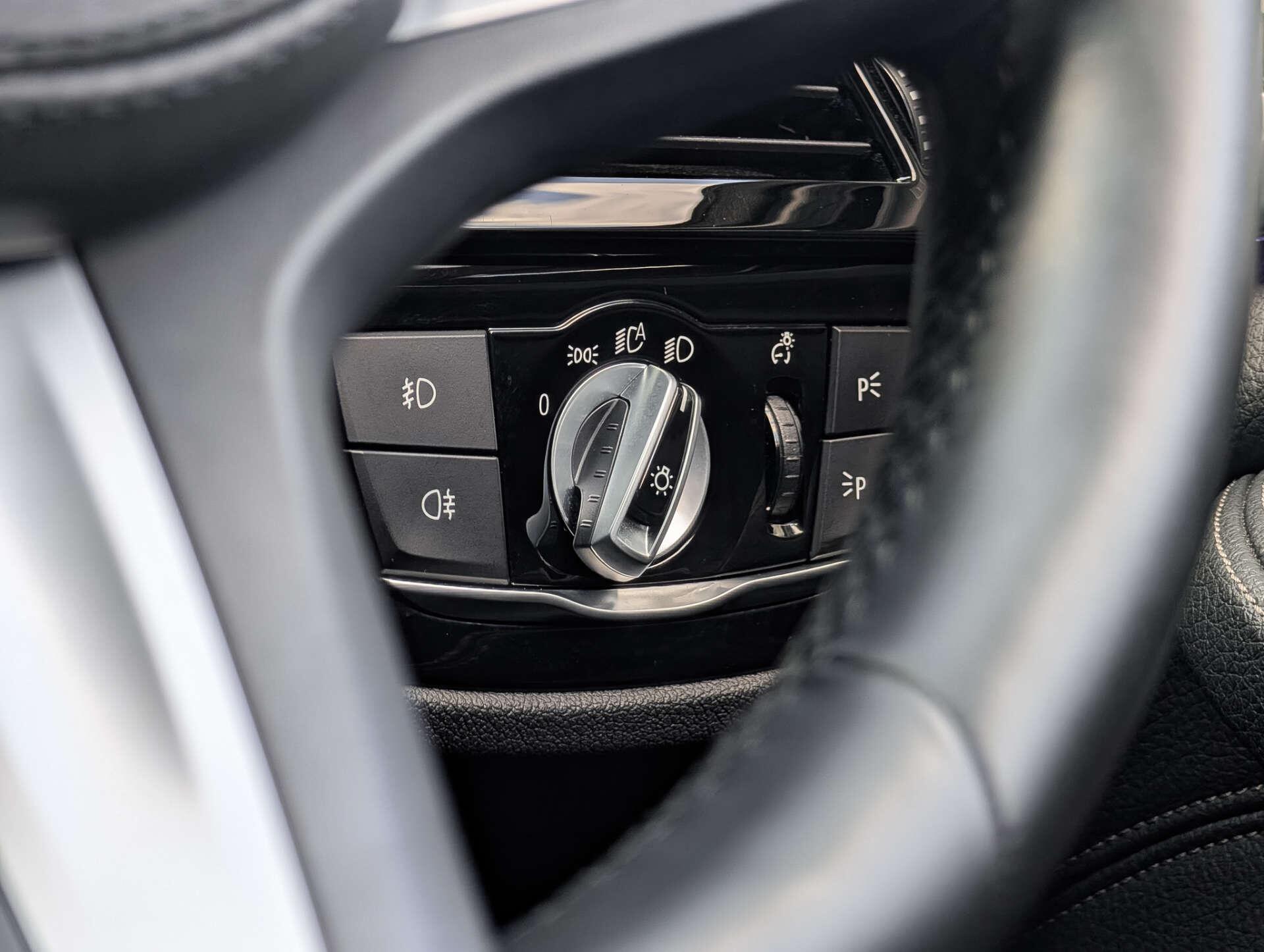BMW 5 Series view 28