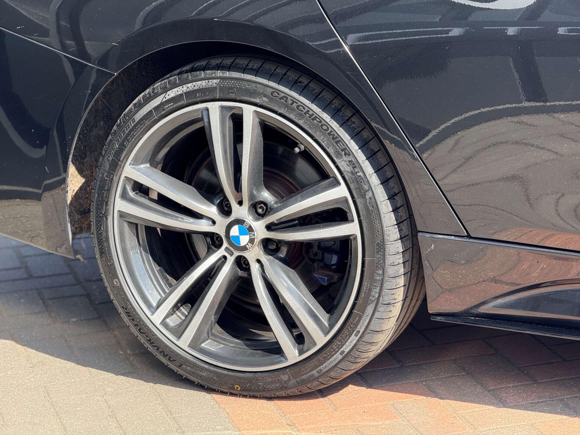 BMW 3 Series view 19