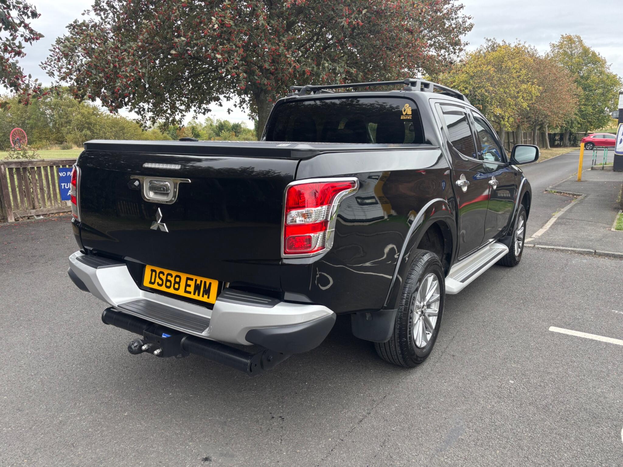 Mitsubishi L200 view 7
