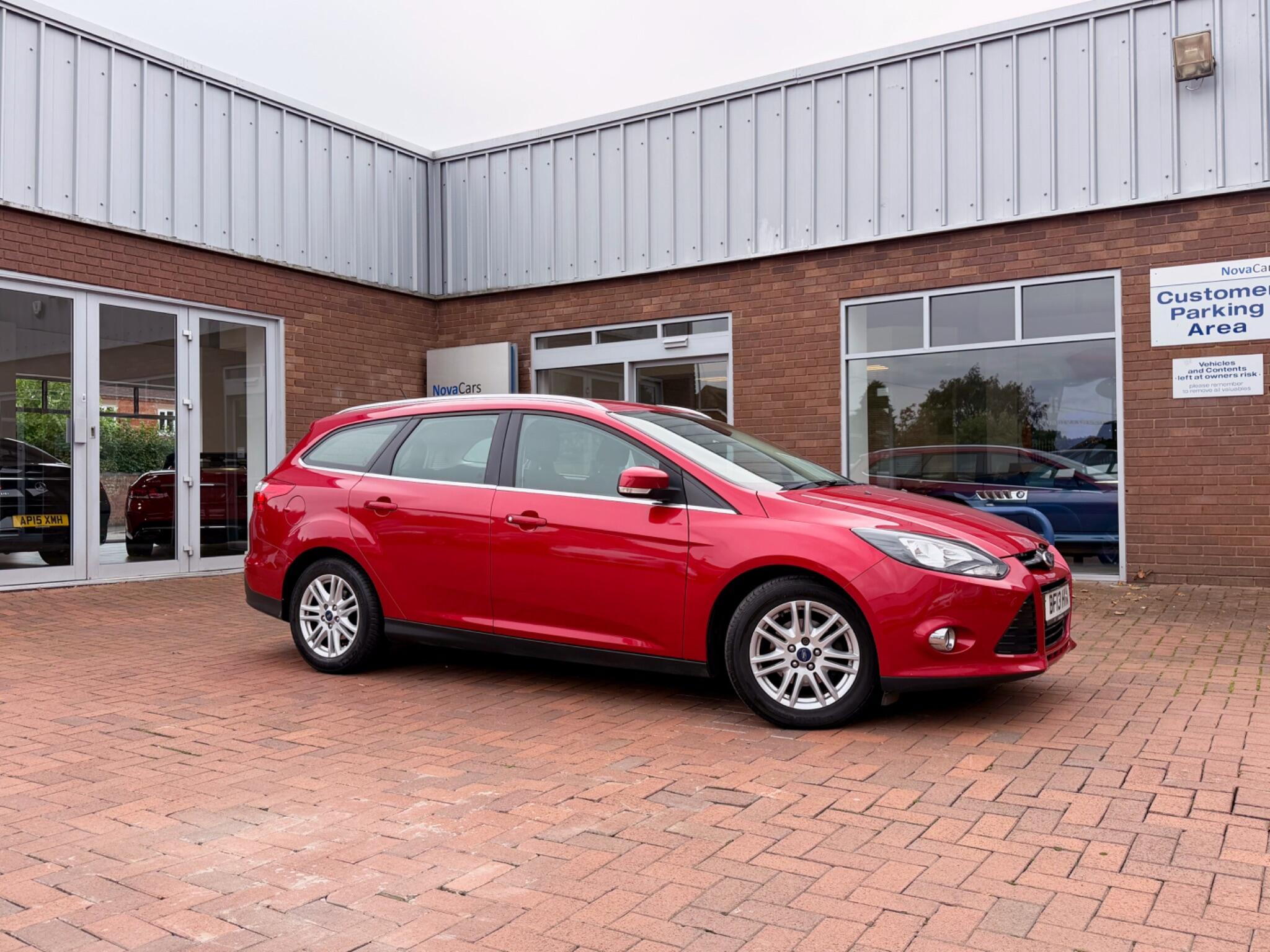 Ford Focus view 90