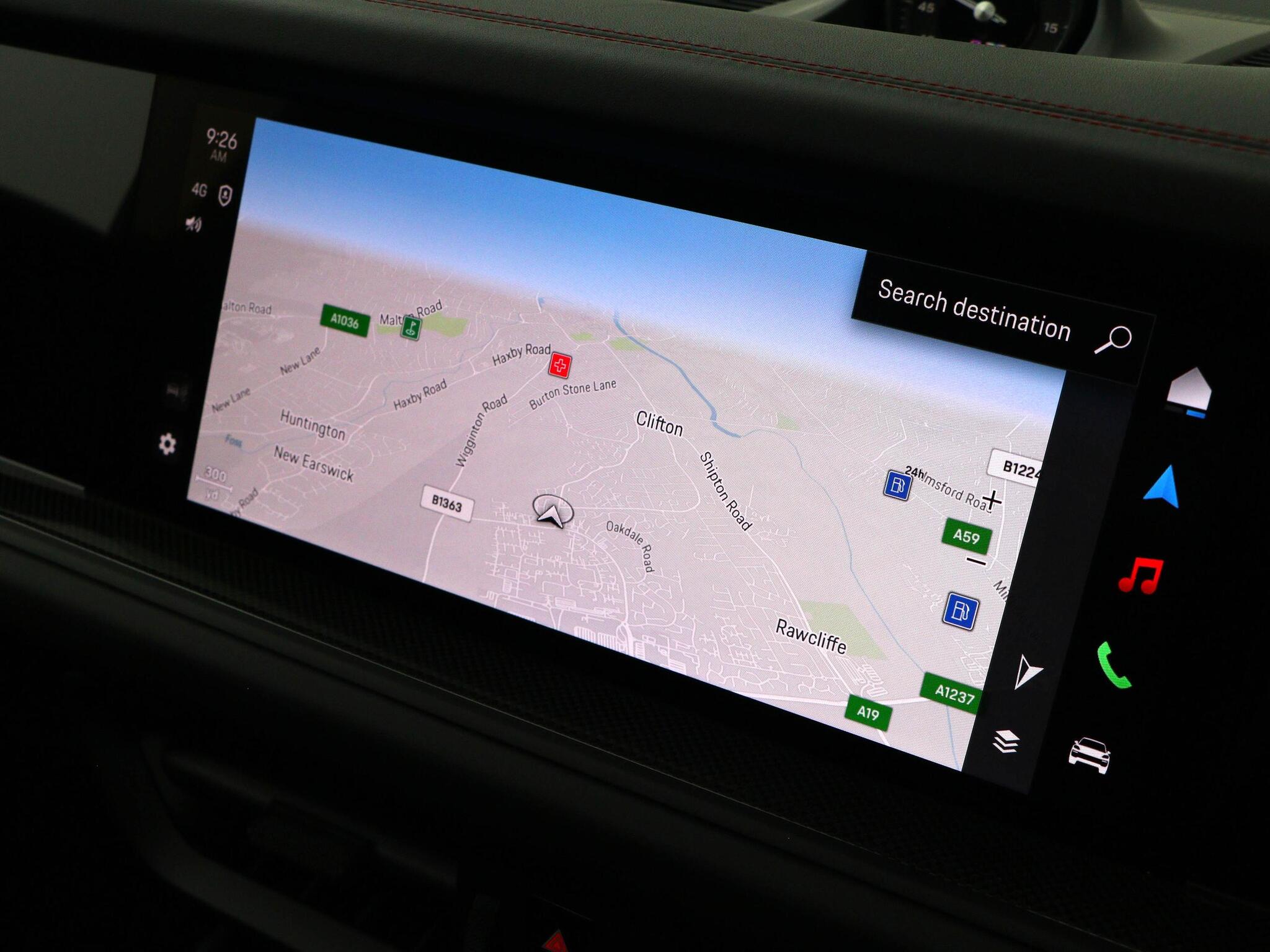 Porsche Cayenne view 31