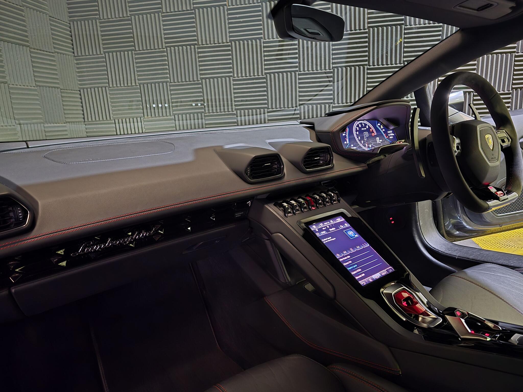 Lamborghini Huracan view 26