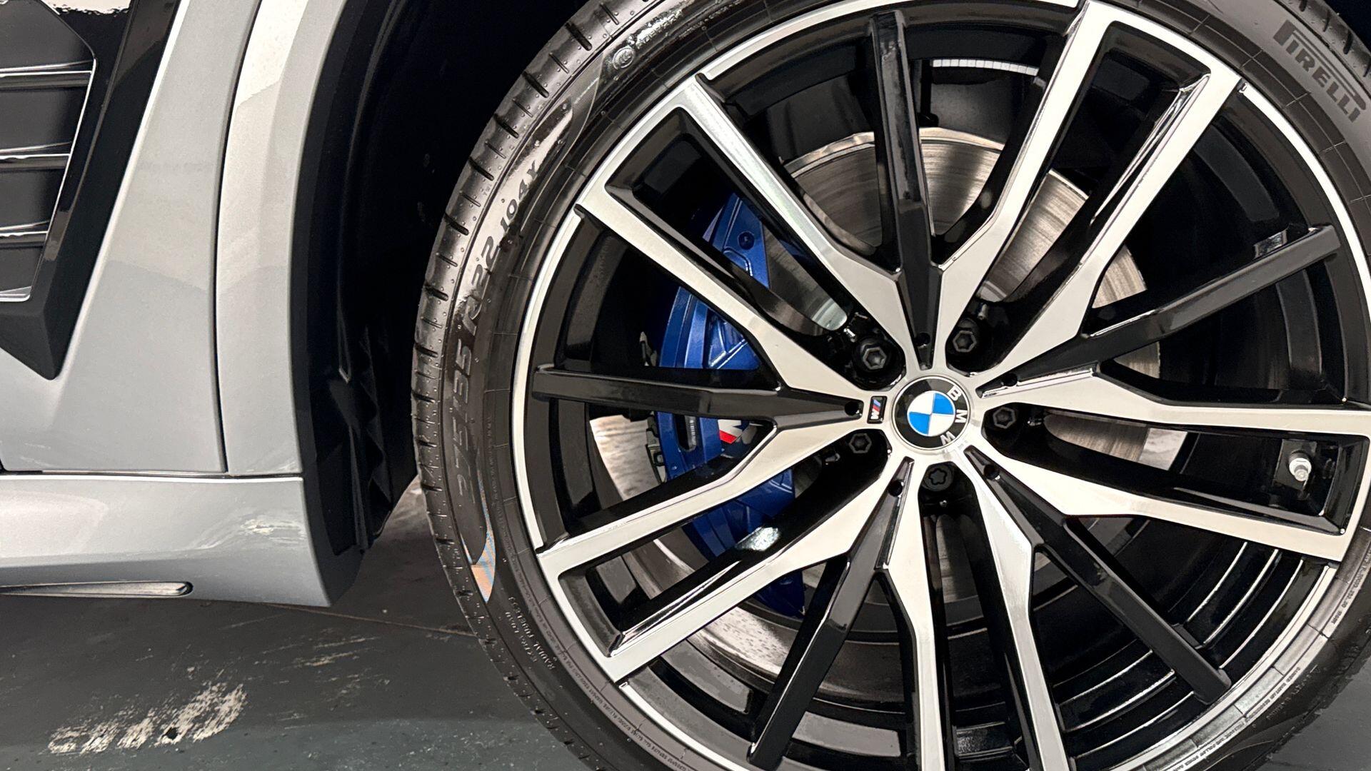 BMW X5 view 35