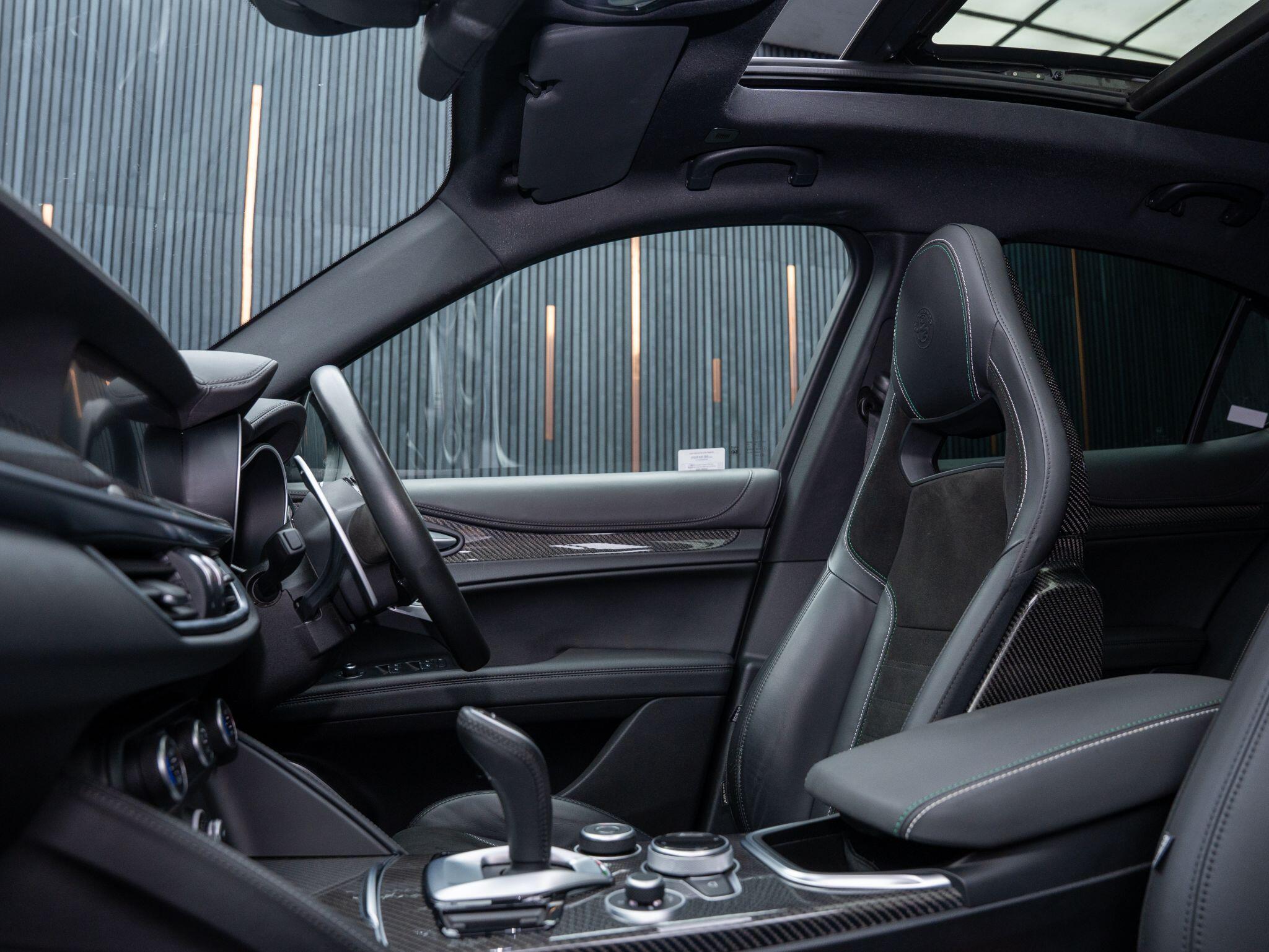 Alfa Romeo Stelvio view 23