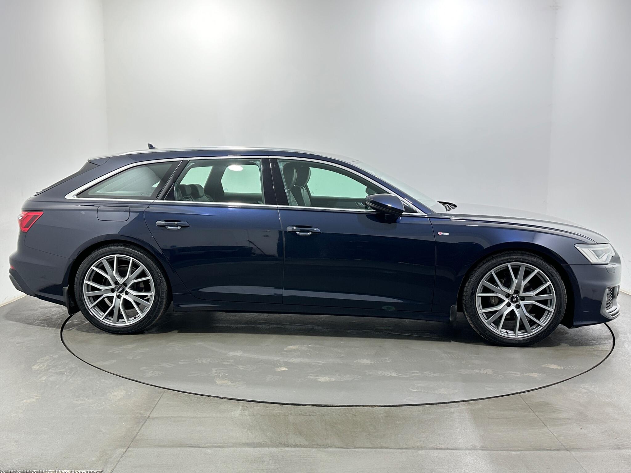 Audi A6 view 9