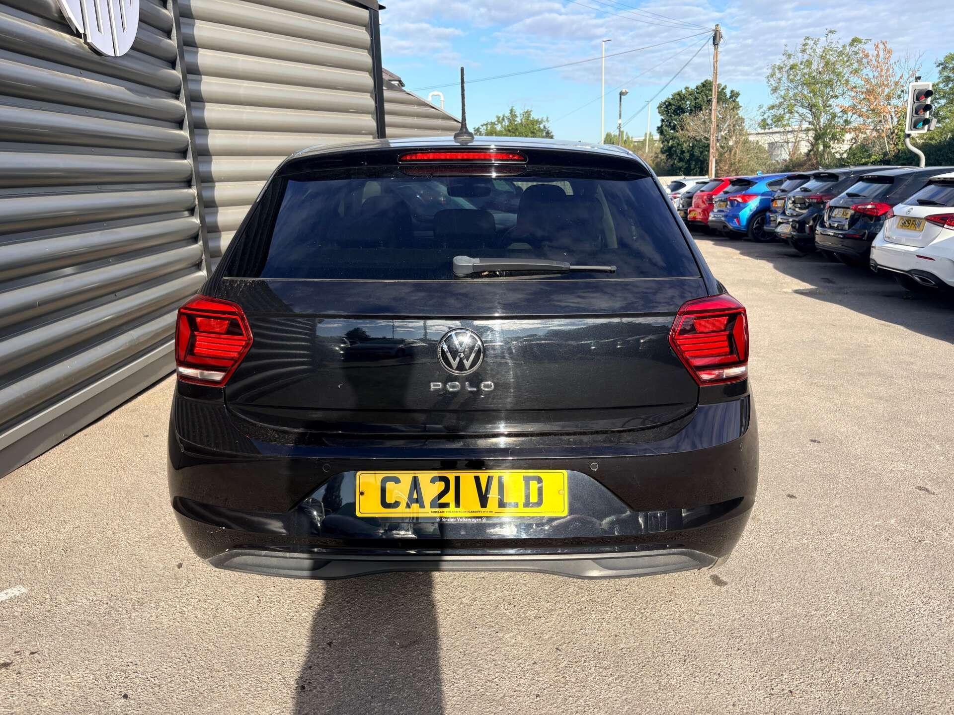 Volkswagen Polo view 6