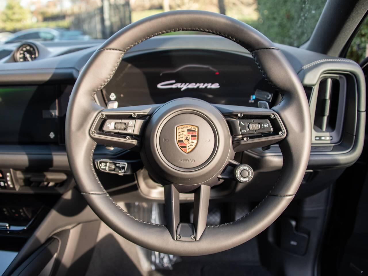 Porsche Cayenne view 38