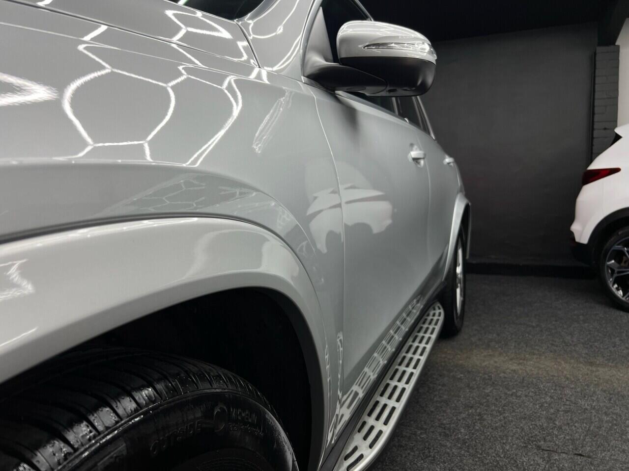 Mercedes-Benz Gle view 23