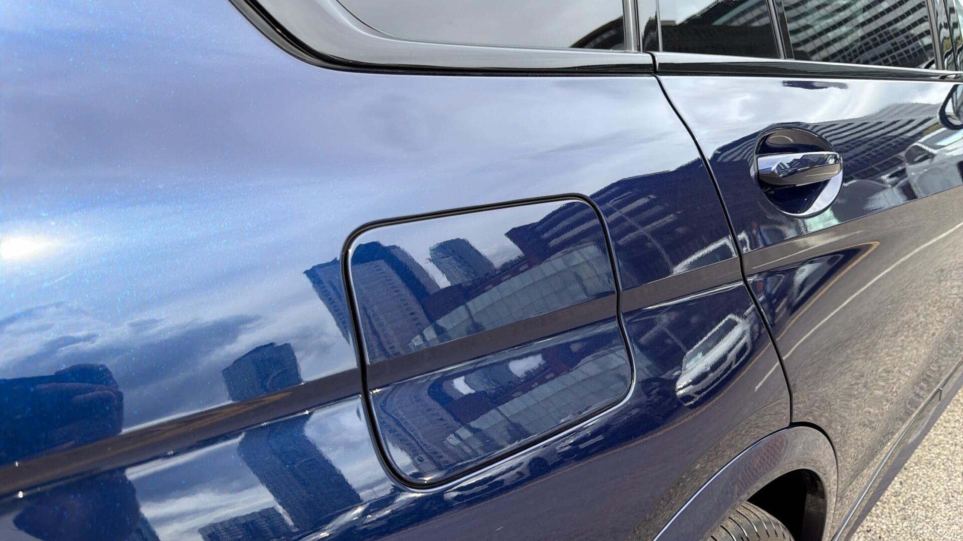 BMW X7 view 35