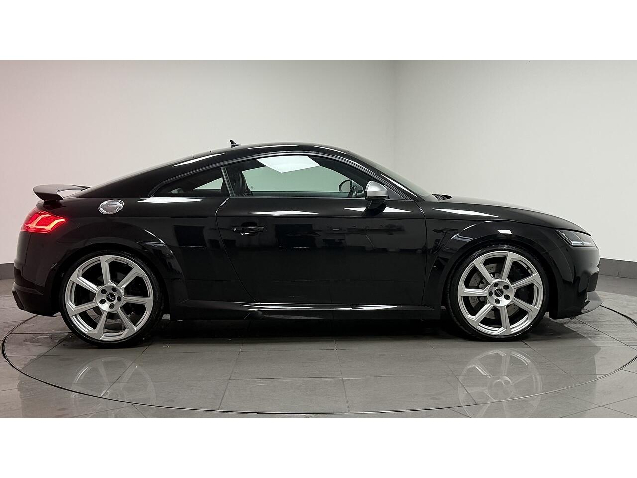 Audi TT RS view 9