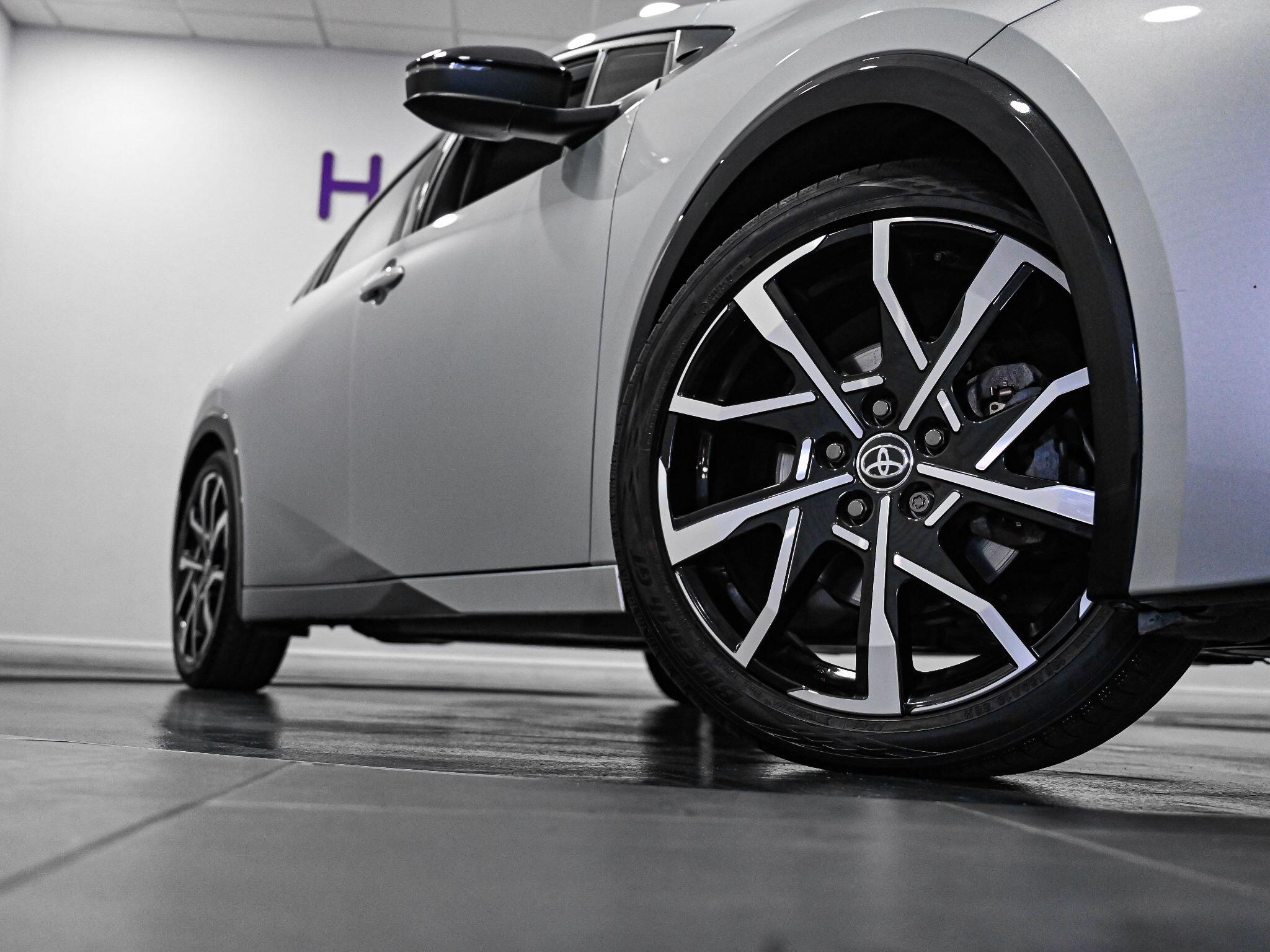 Toyota Prius view 22