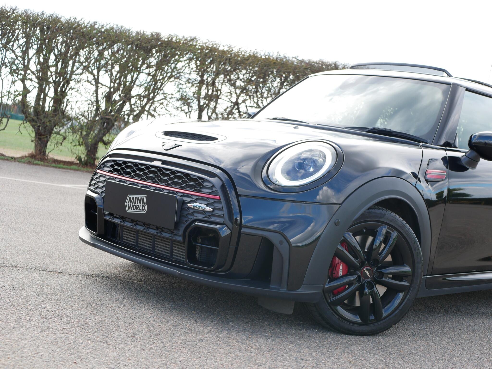 Mini Hatch view 30