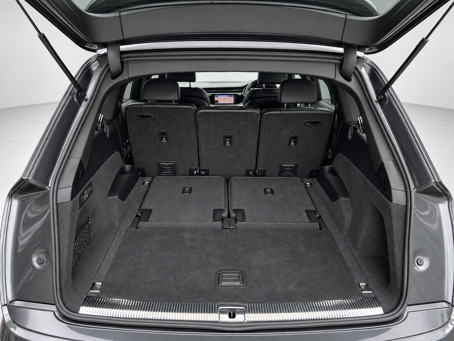 Audi Q7 view 54