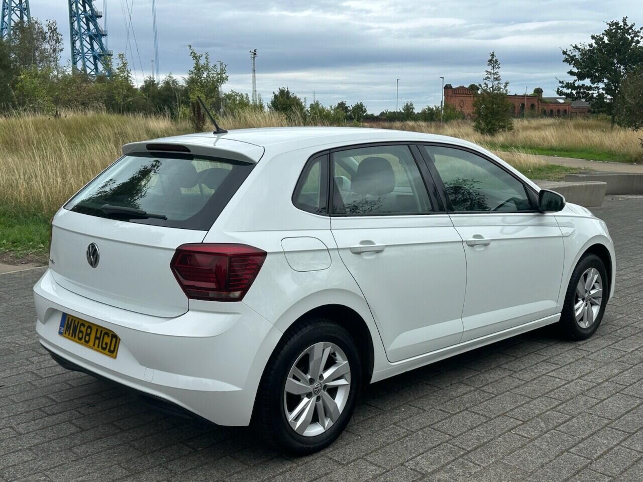 Volkswagen Polo view 9