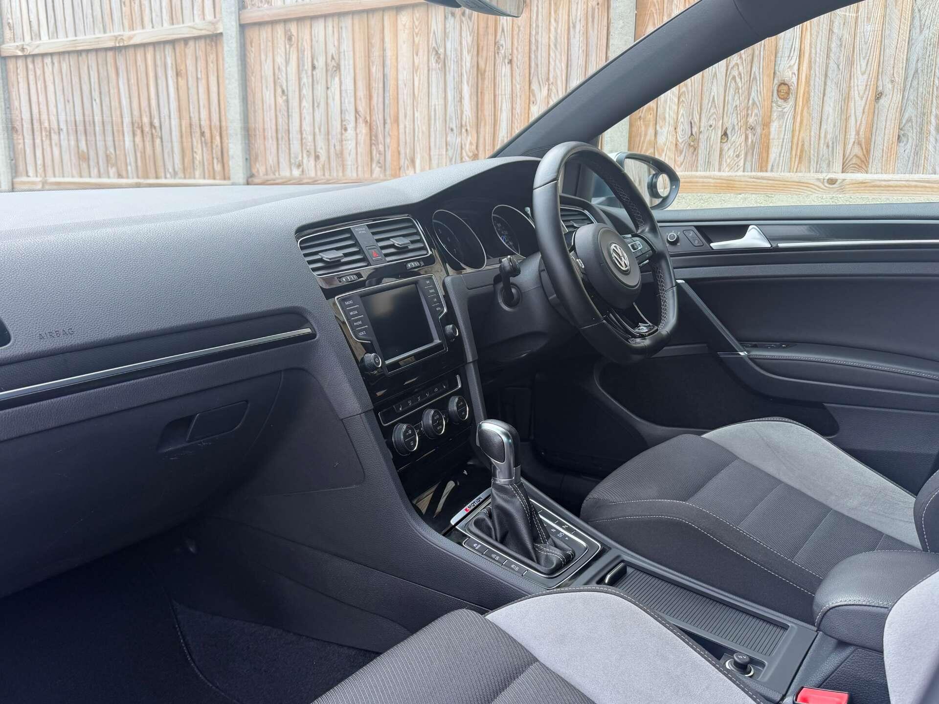 Volkswagen Golf view 16