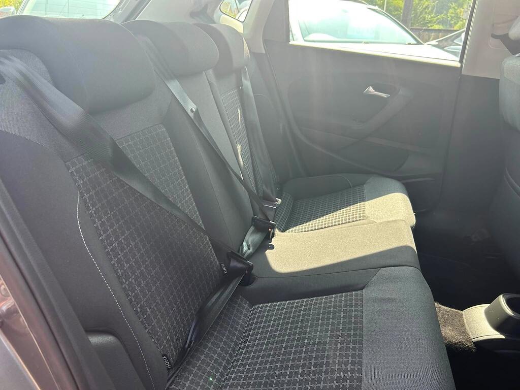 Volkswagen Polo view 12