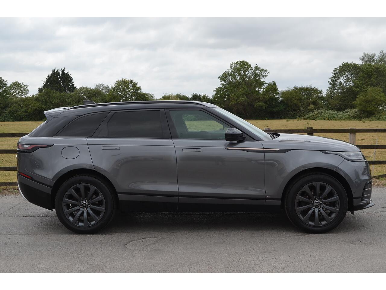Land Rover Range Rover Velar view 10