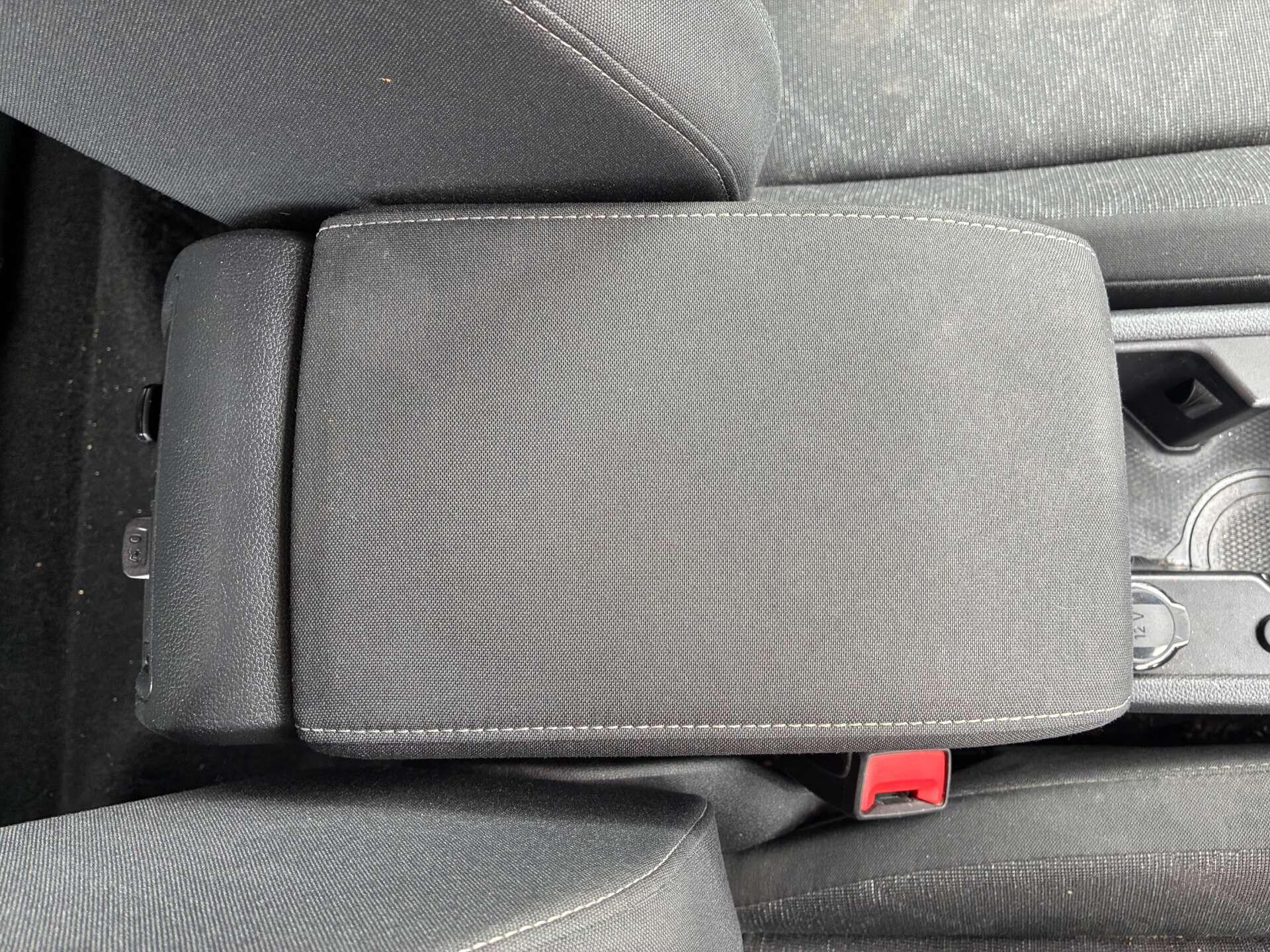 Volkswagen Golf view 28