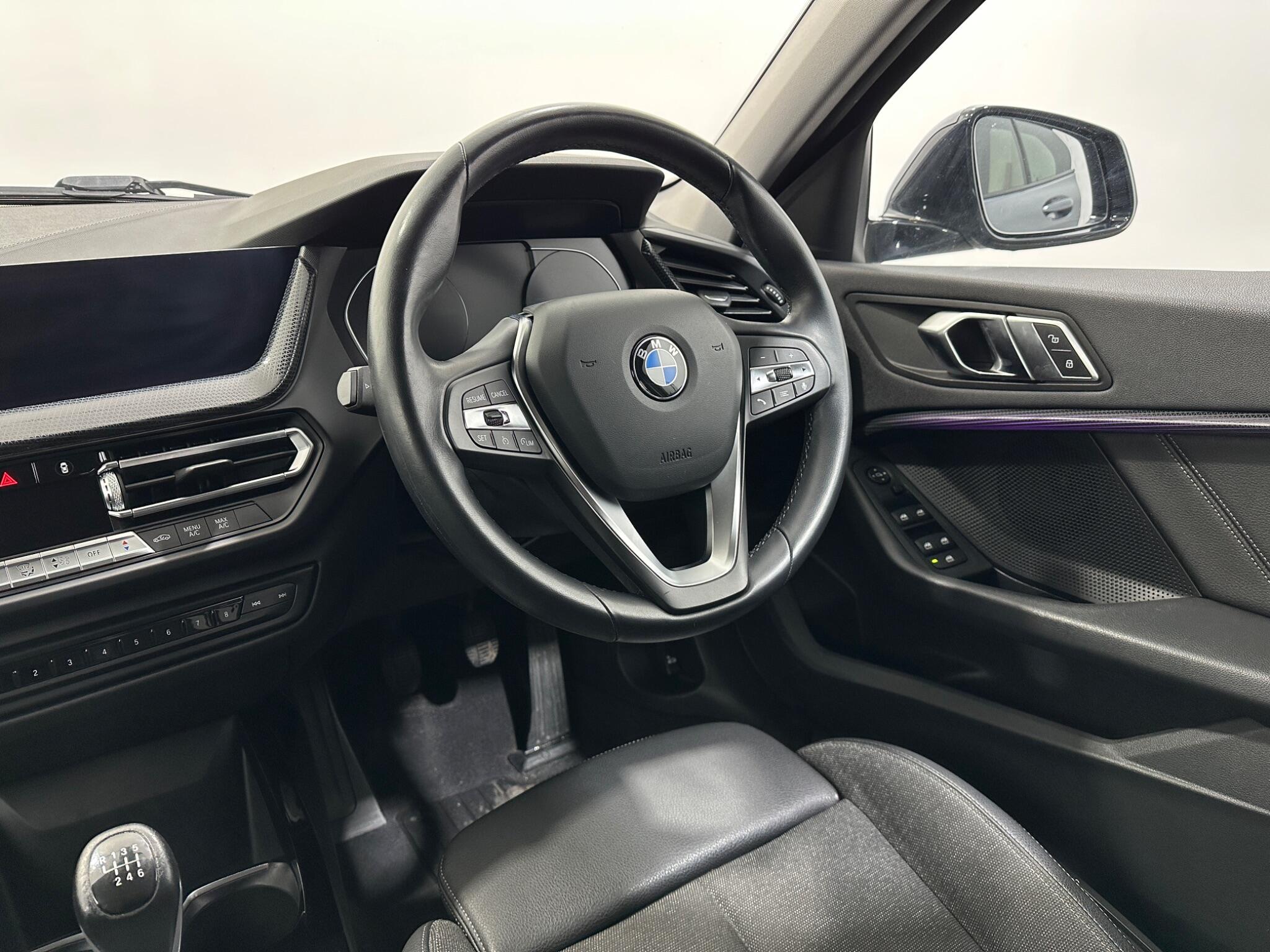 BMW 1 Series view 12