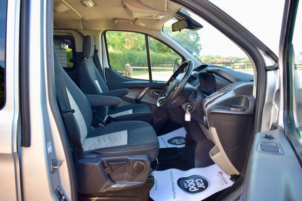 Ford Tourneo Custom view 26