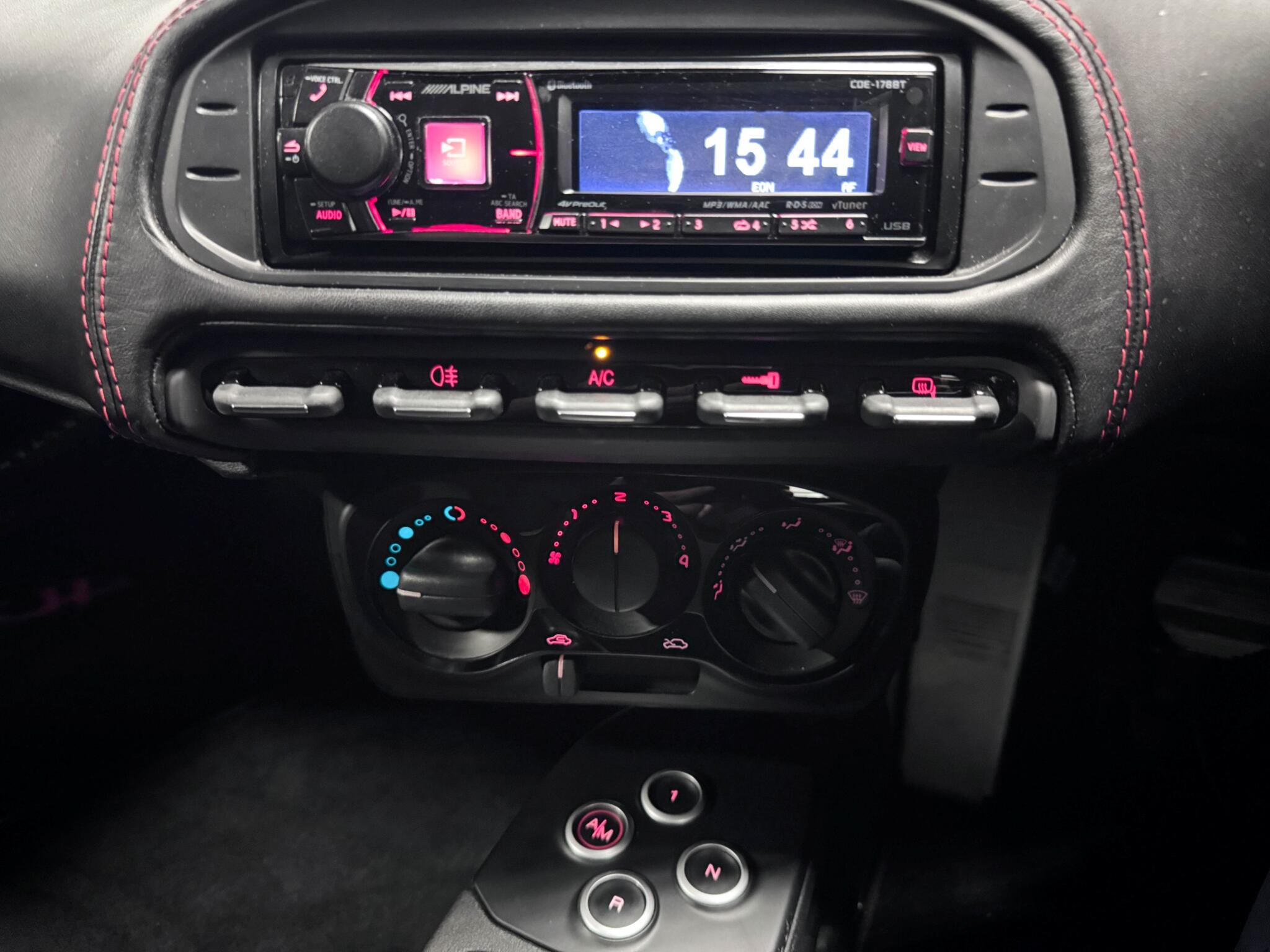 Alfa Romeo 4c view 32