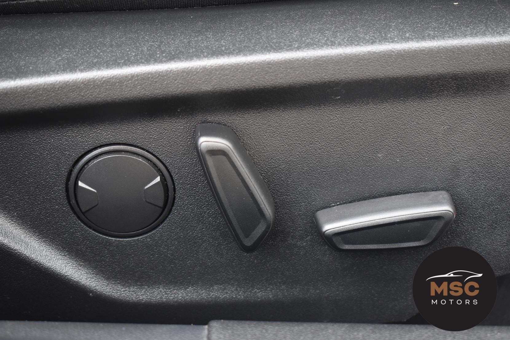 Ford Focus view 31