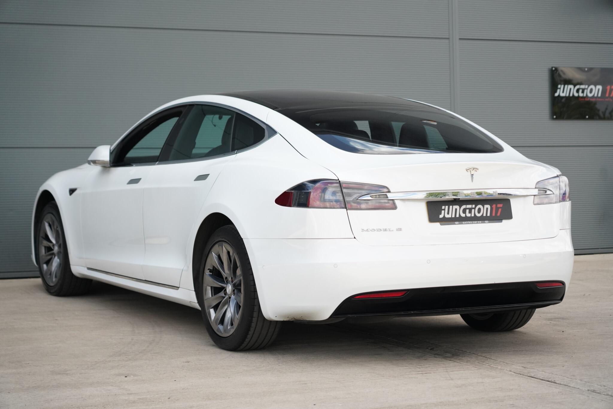 Tesla Model S view 8